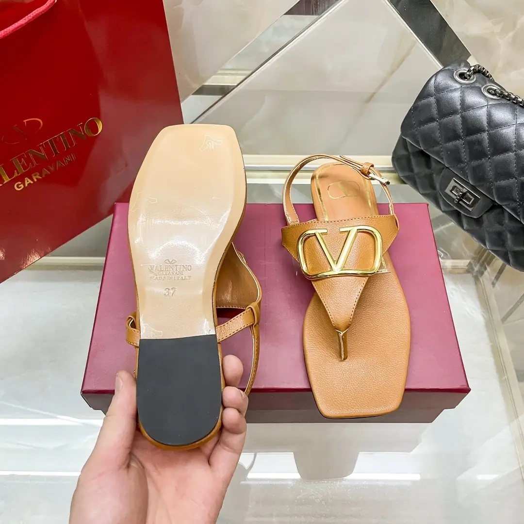 code:3789-299.99-41.99$-Valentino-with box gallery