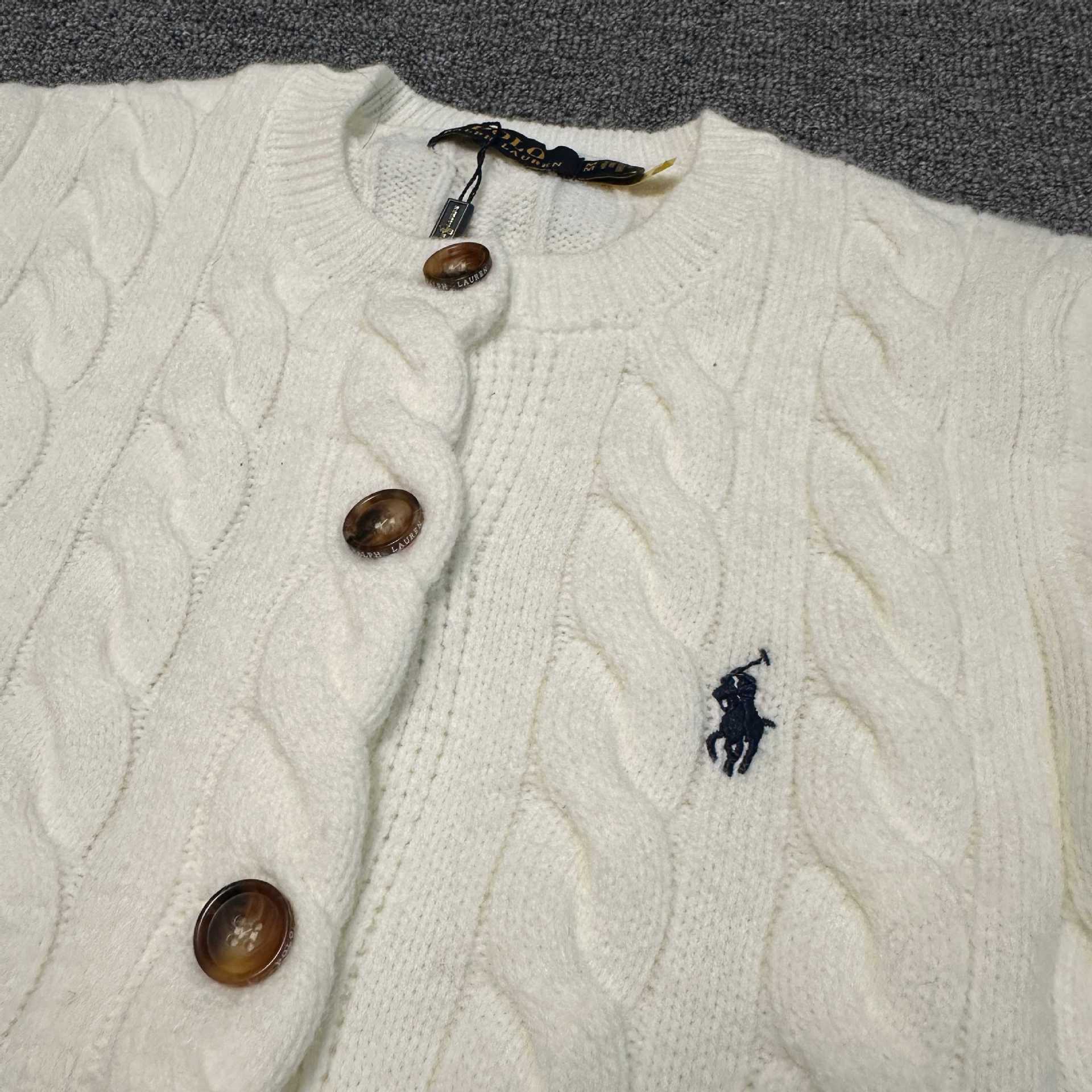 AA3392-AA3407  312.99 gallery