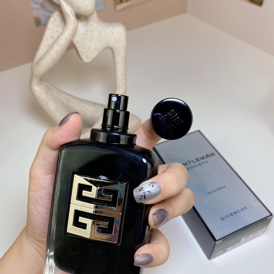 HX141，Guvenchy  Perfume 100ml  215.99上GA. QA gallery