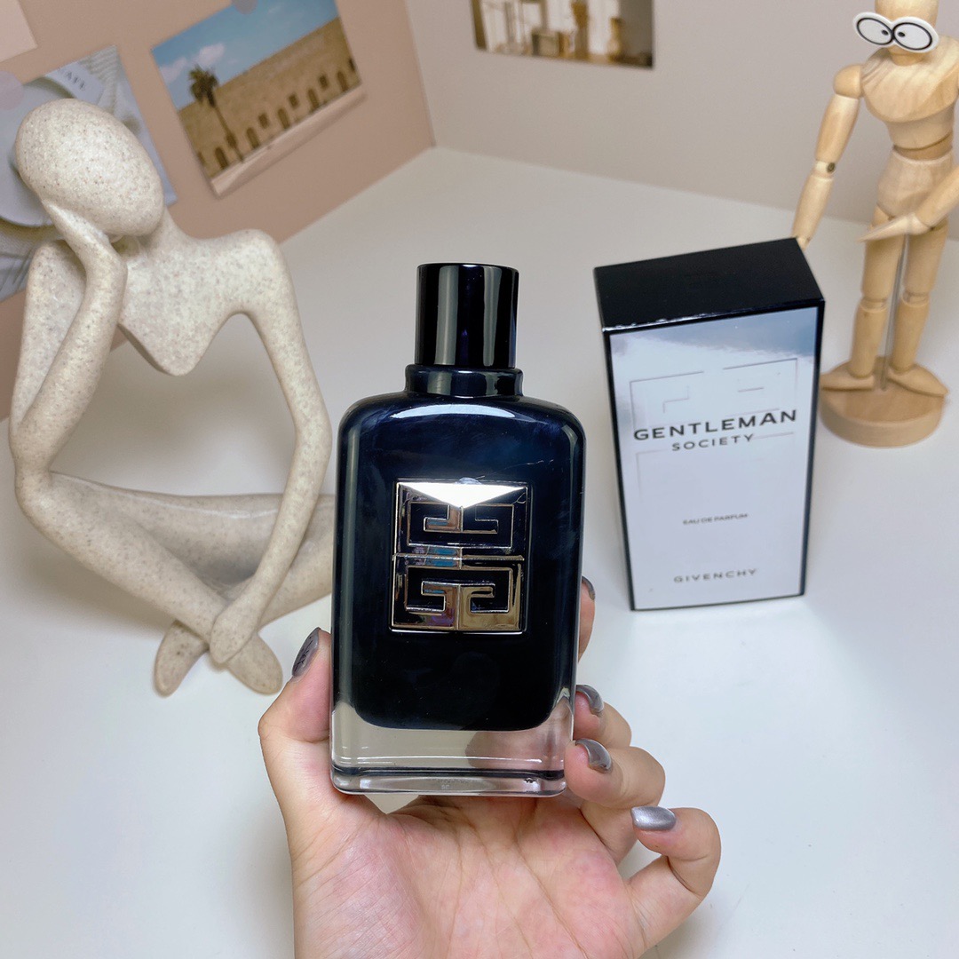 HX141，Guvenchy  Perfume 100ml  215.99上GA. QA gallery