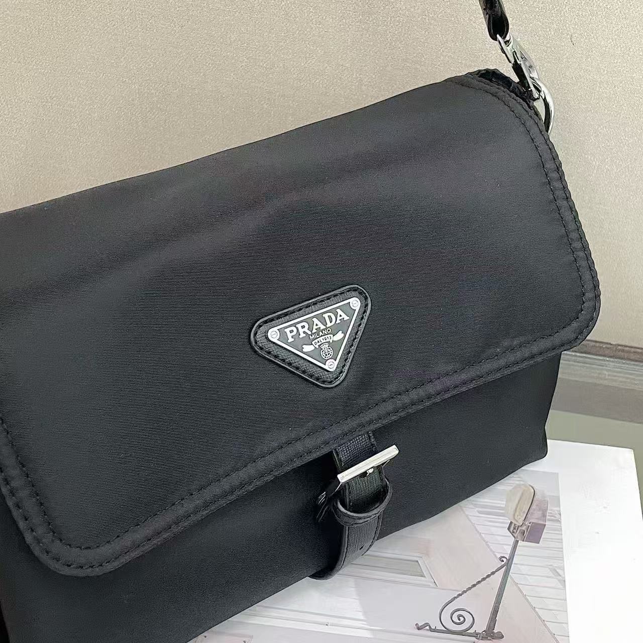 PH1030，Prada bag 228.99 上QA GA gallery