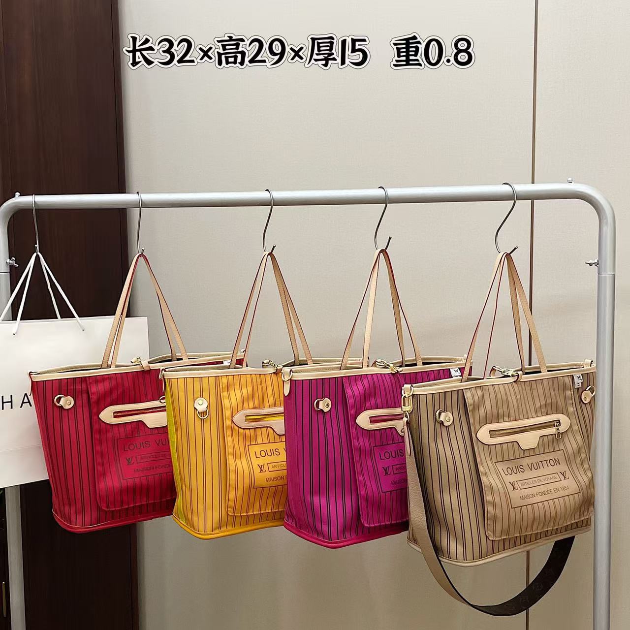PH982-PH985，LV bag two side use with box.  37.99  上GA gallery