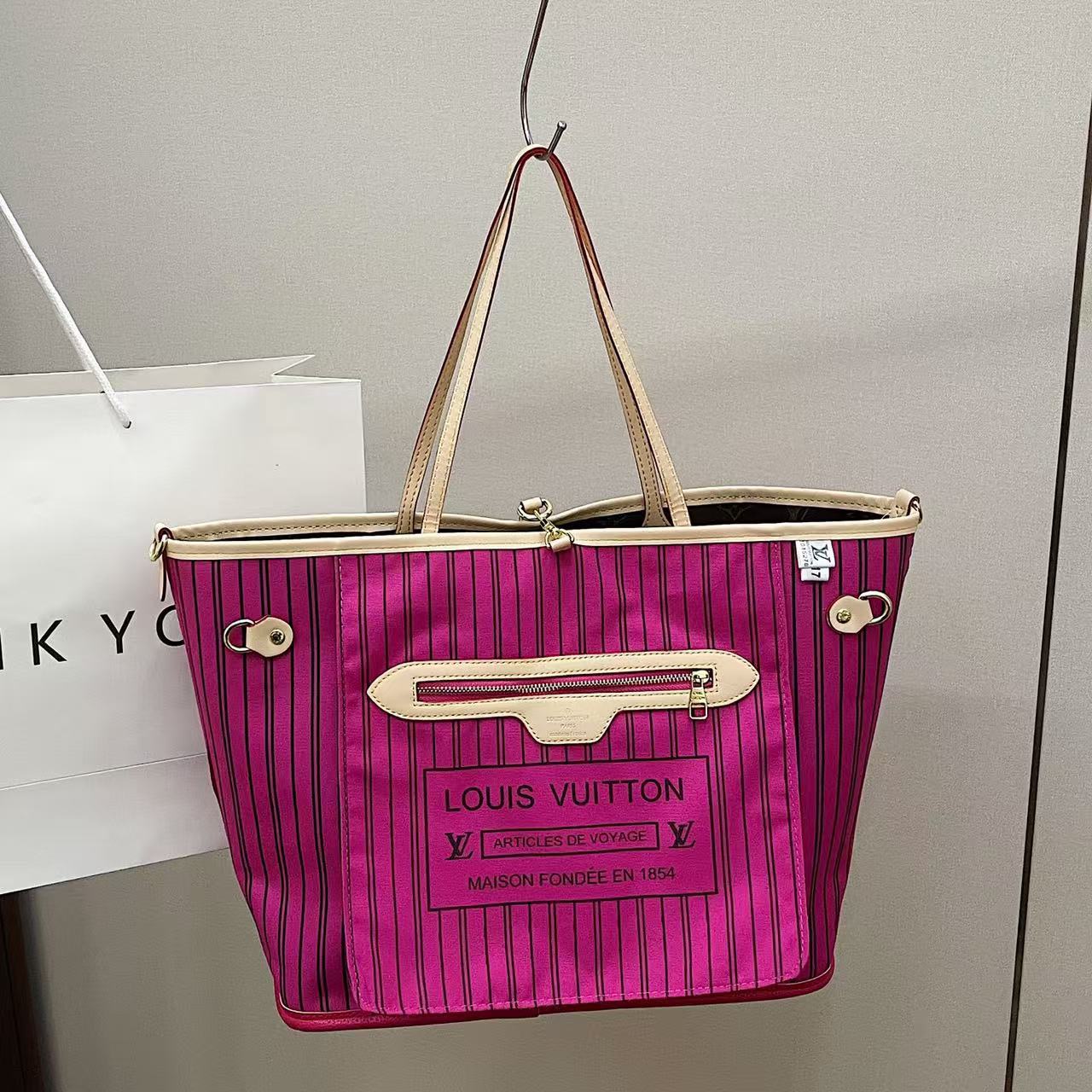 PH982-PH985，LV bag two side use with box.  37.99  上GA gallery