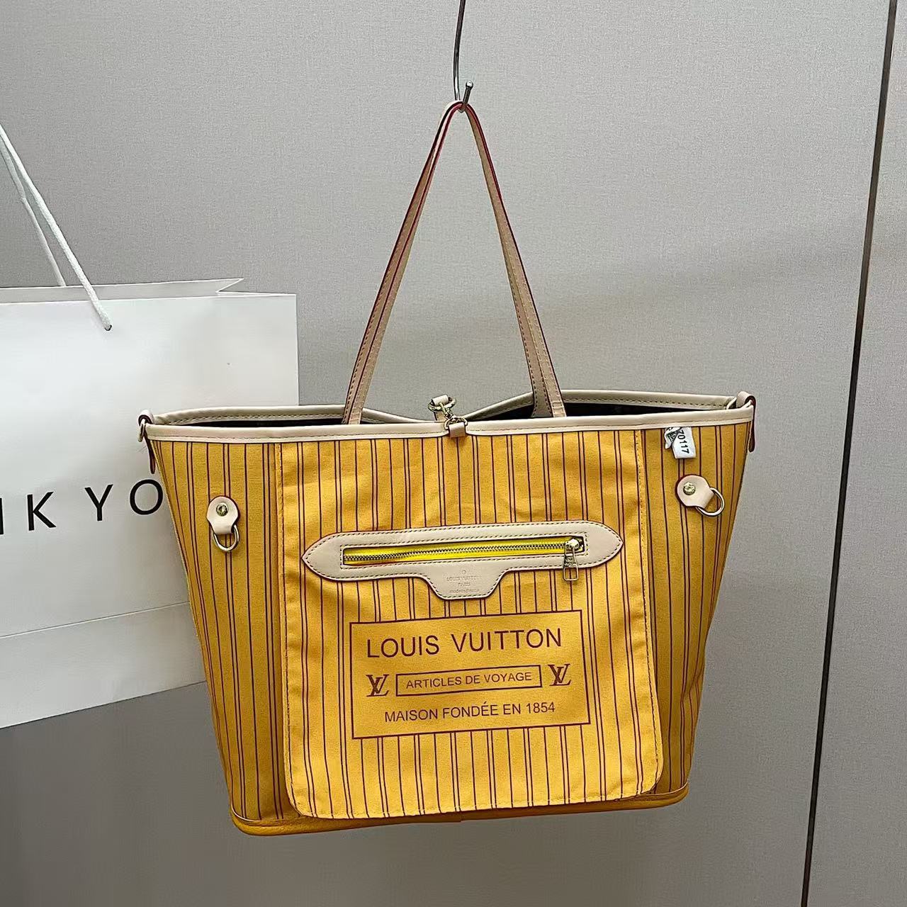 PH982-PH985，LV bag two side use with box.  37.99  上GA gallery