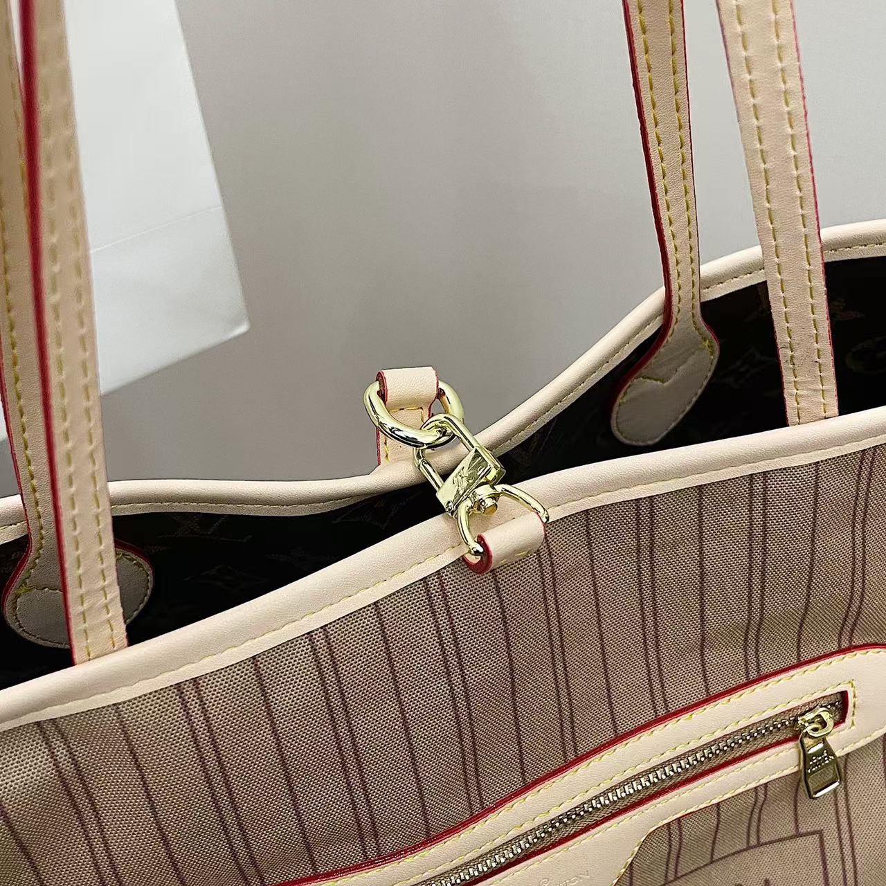 PH982-PH985，LV bag two side use with box.  37.99  上GA gallery