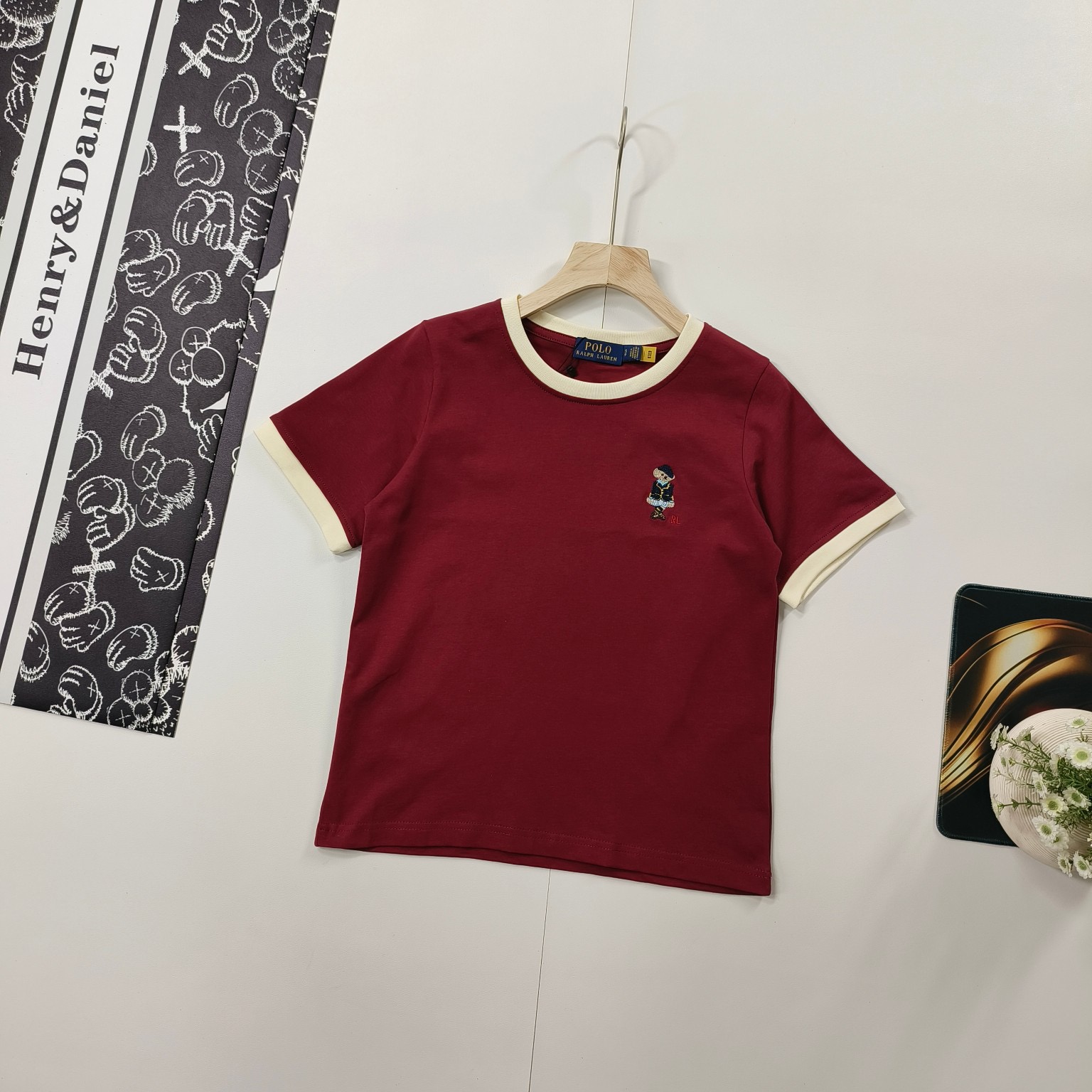 SL255-SL259，t shirt 34.99 上KAA gallery