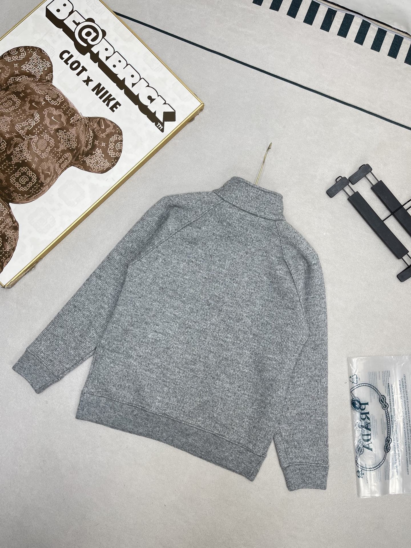VR2200-VR2202，Prada sweater 373.99 上QA gallery
