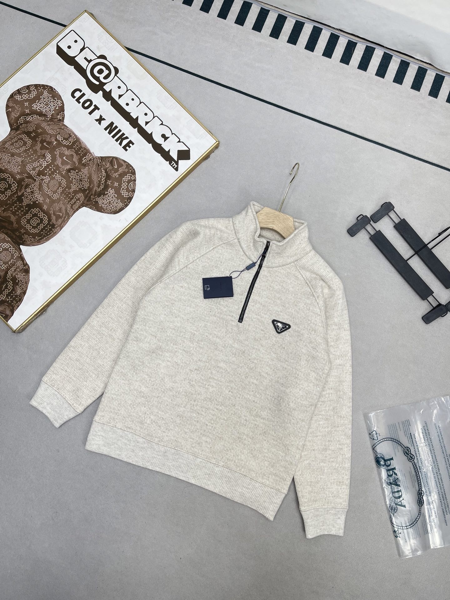 VR2200-VR2202，Prada sweater 373.99 上QA gallery