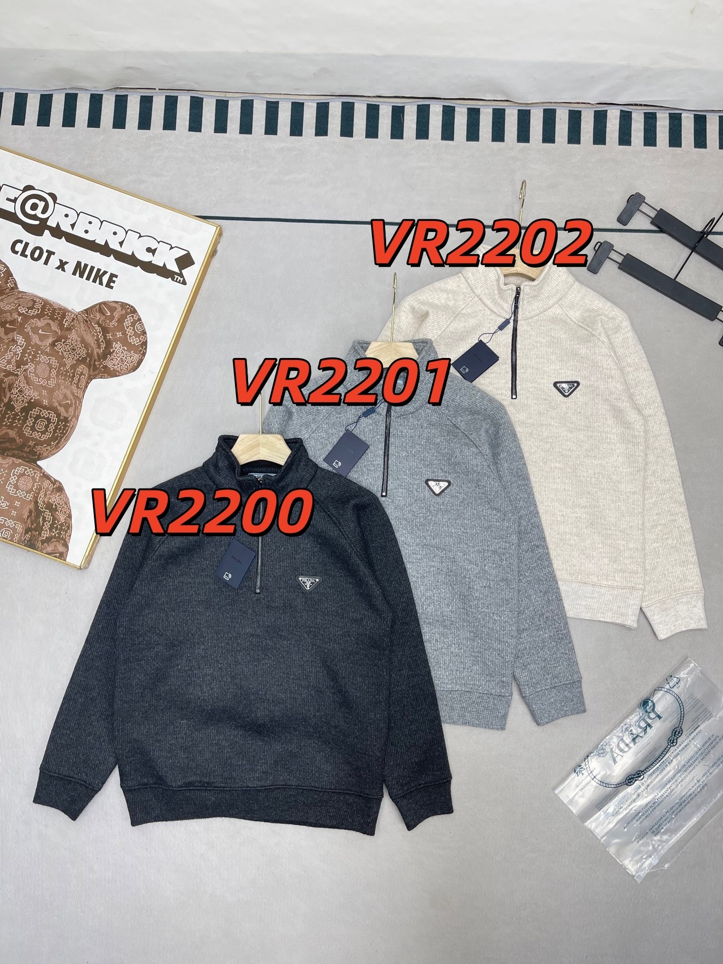 VR2200-VR2202，Prada sweater 373.99 上QA gallery