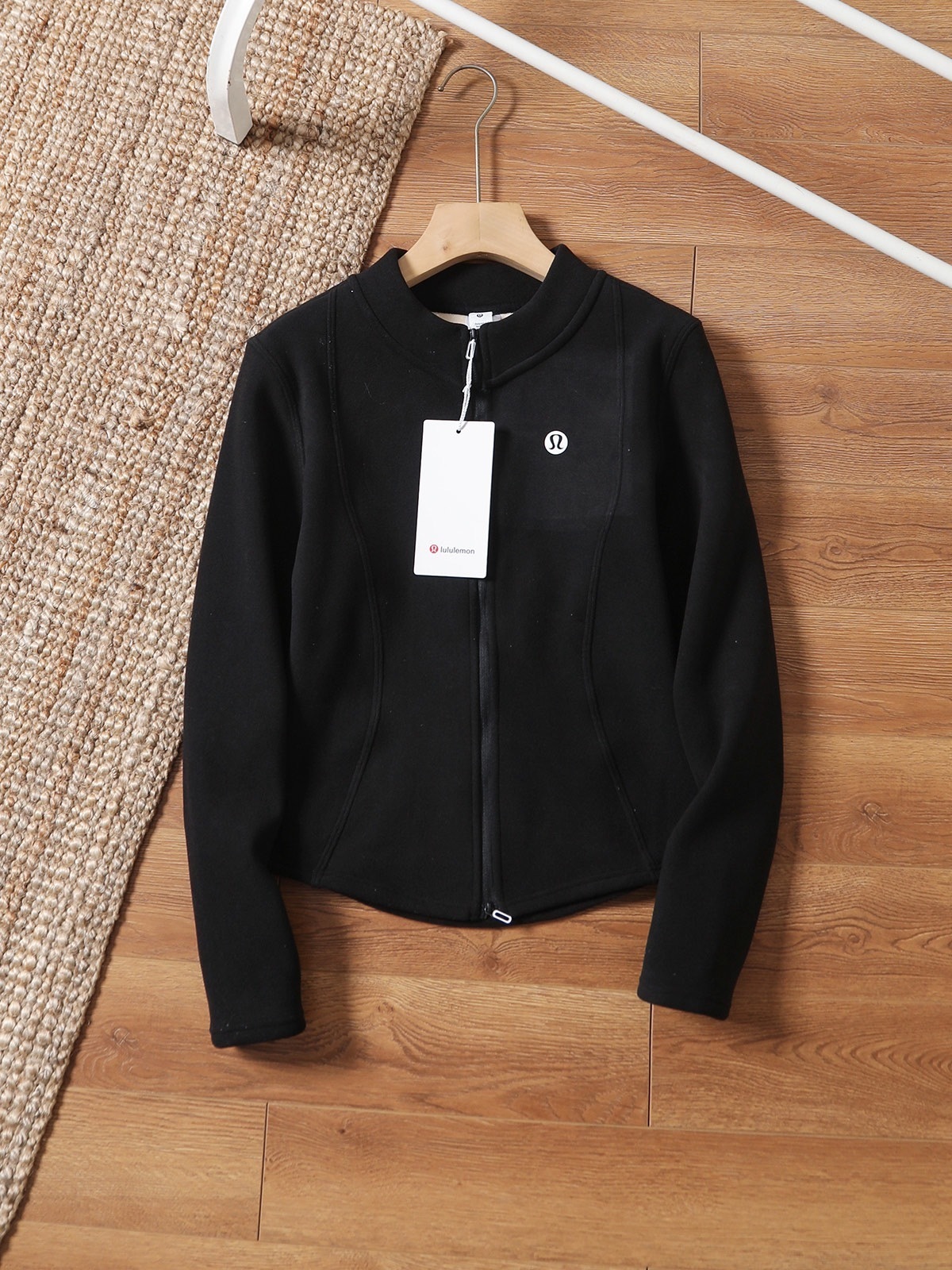 VR2208-VR2209，Lulu coat 315.99 上GA gallery