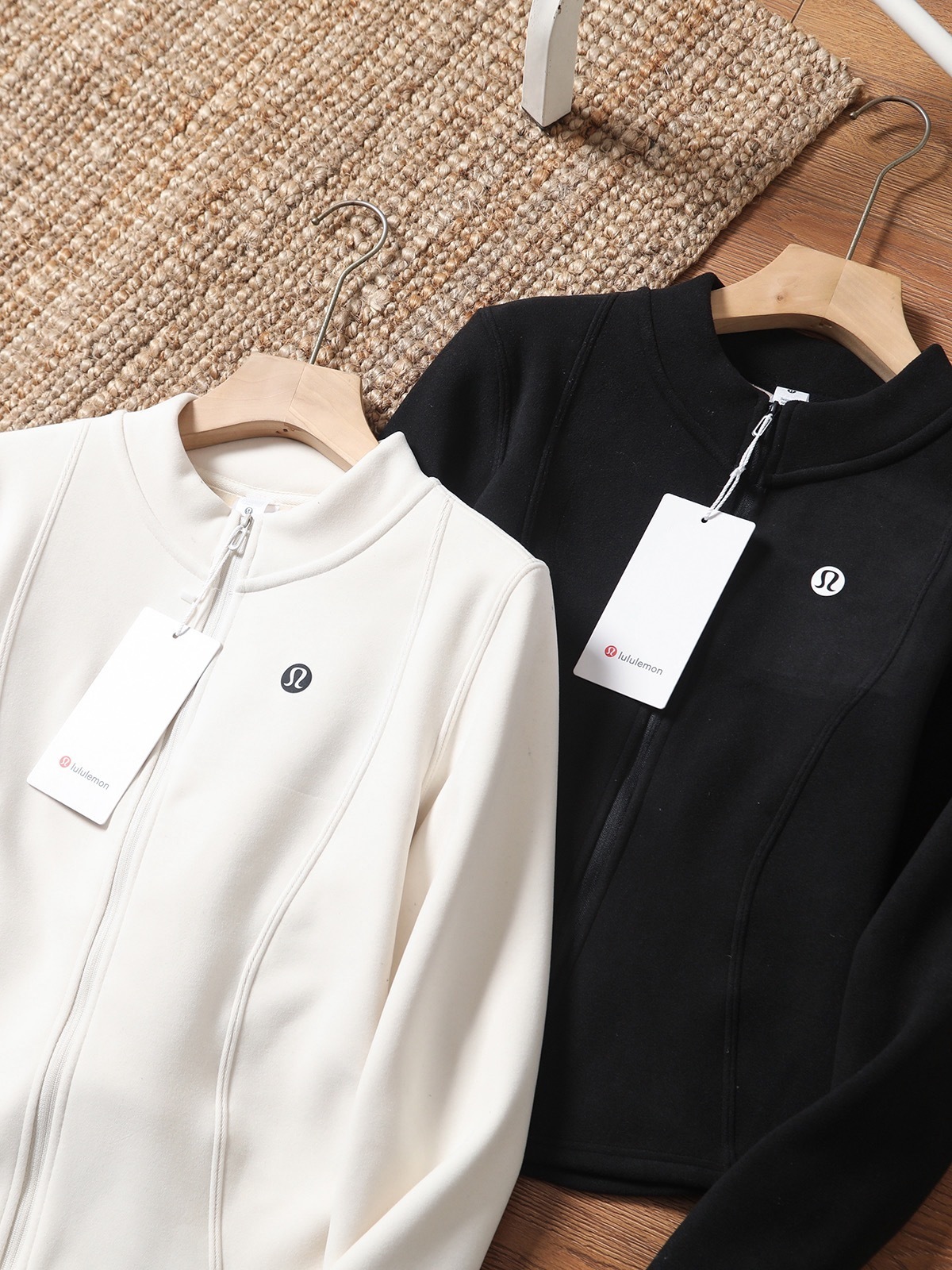 VR2208-VR2209，Lulu coat 315.99 上GA gallery