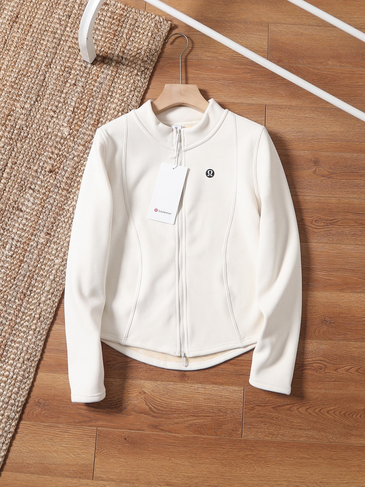 VR2208-VR2209，Lulu coat 315.99 上GA gallery