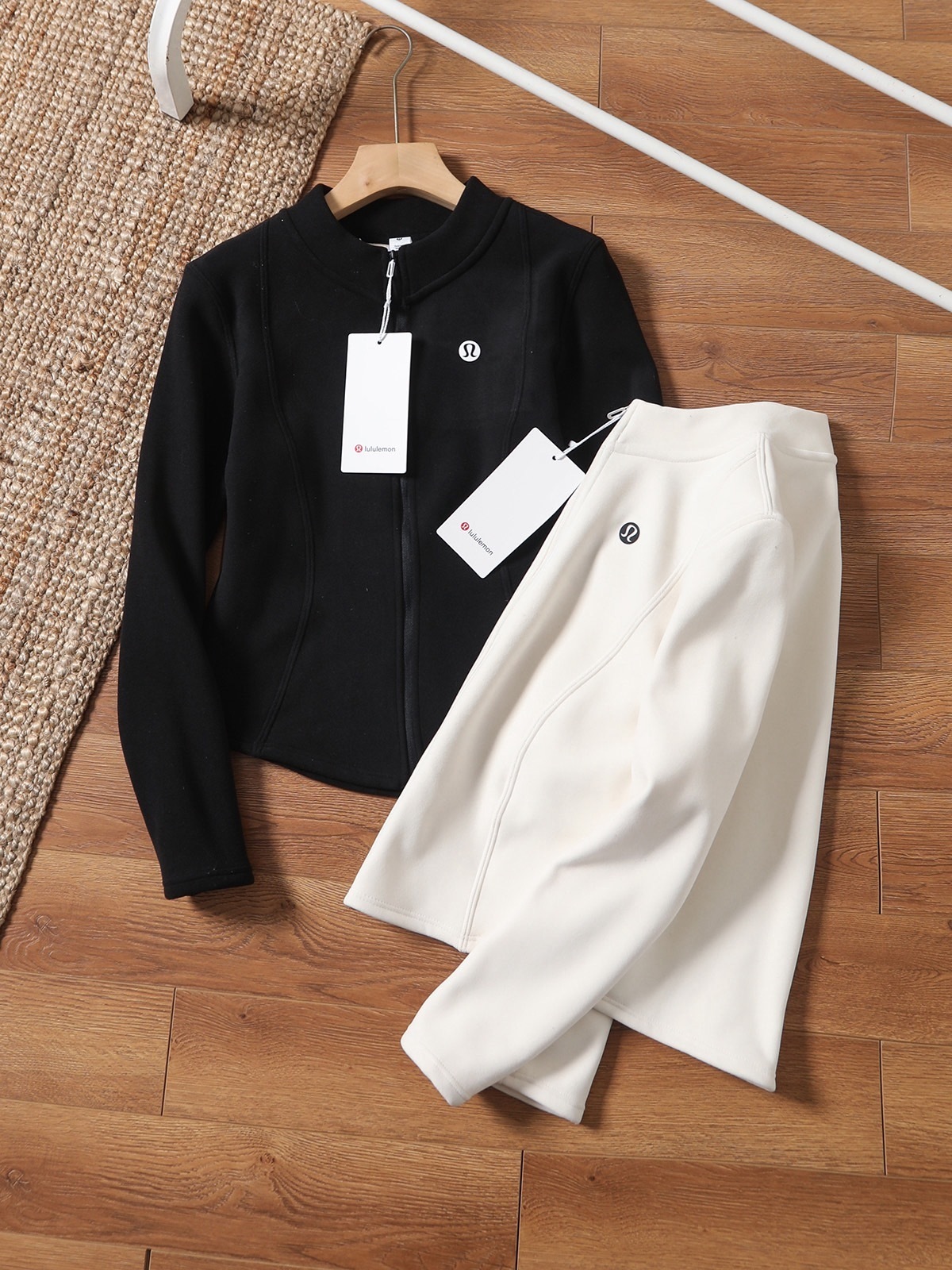 VR2208-VR2209，Lulu coat 315.99 上GA gallery