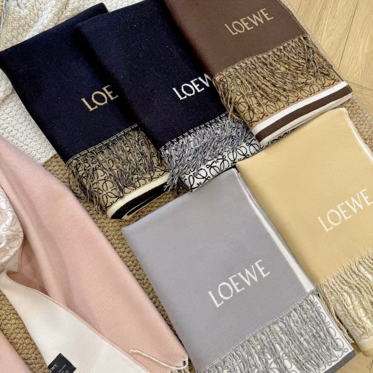 WQ129-WQ134，Loewe scarf size45180cm. 197.99 上GA QA gallery