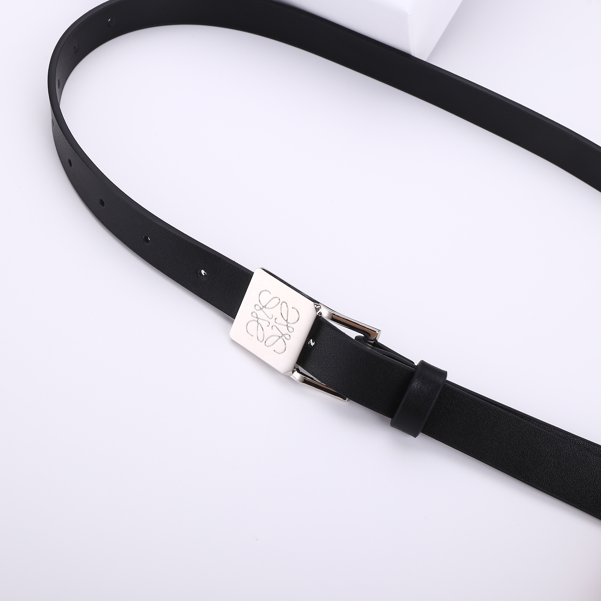 video QR5026-QR5028 146.99 with box  width 2.0cm  length 100 and 110cm with box gallery
