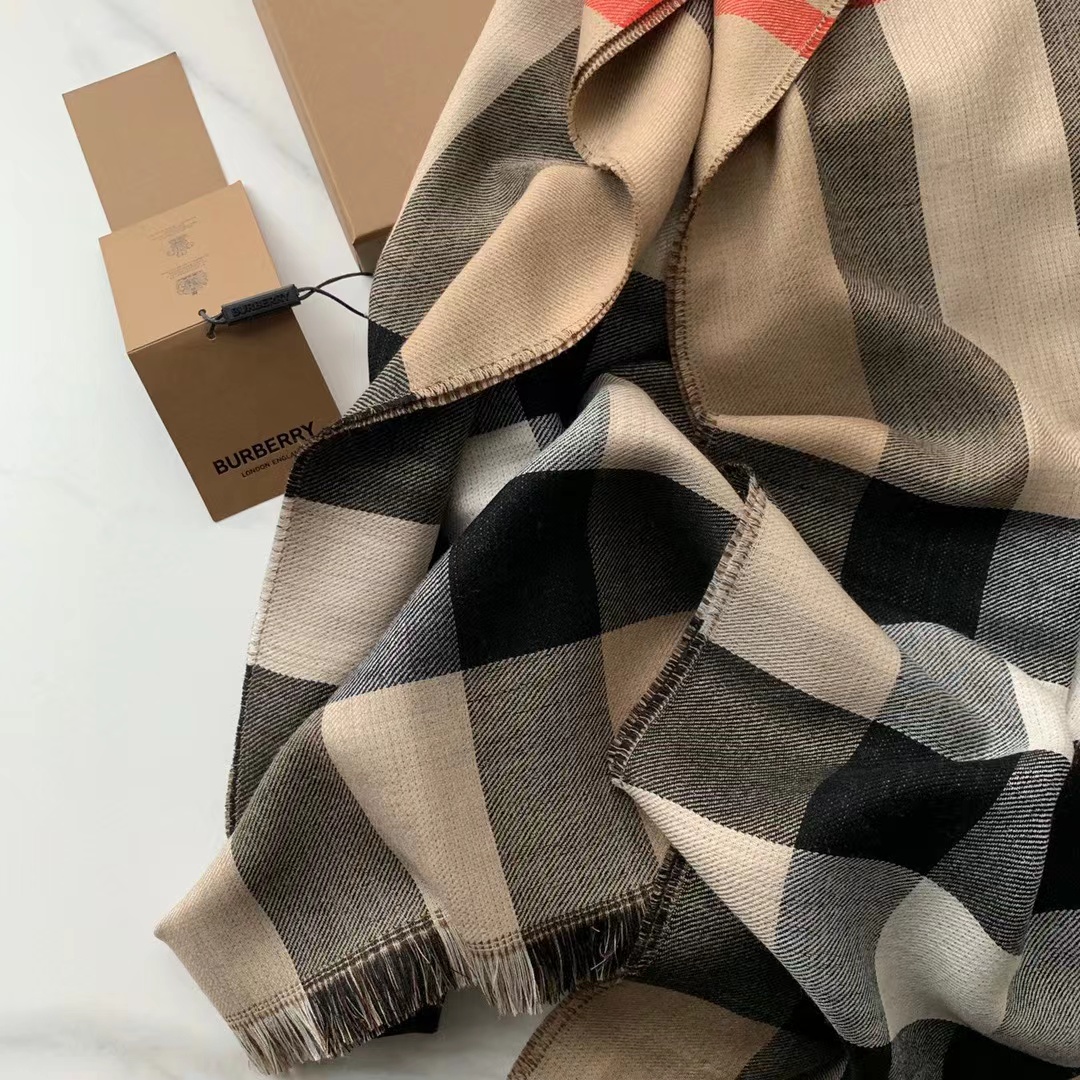 video WJ165  Burberry scarf  188.99 with box size:200*70cm gallery