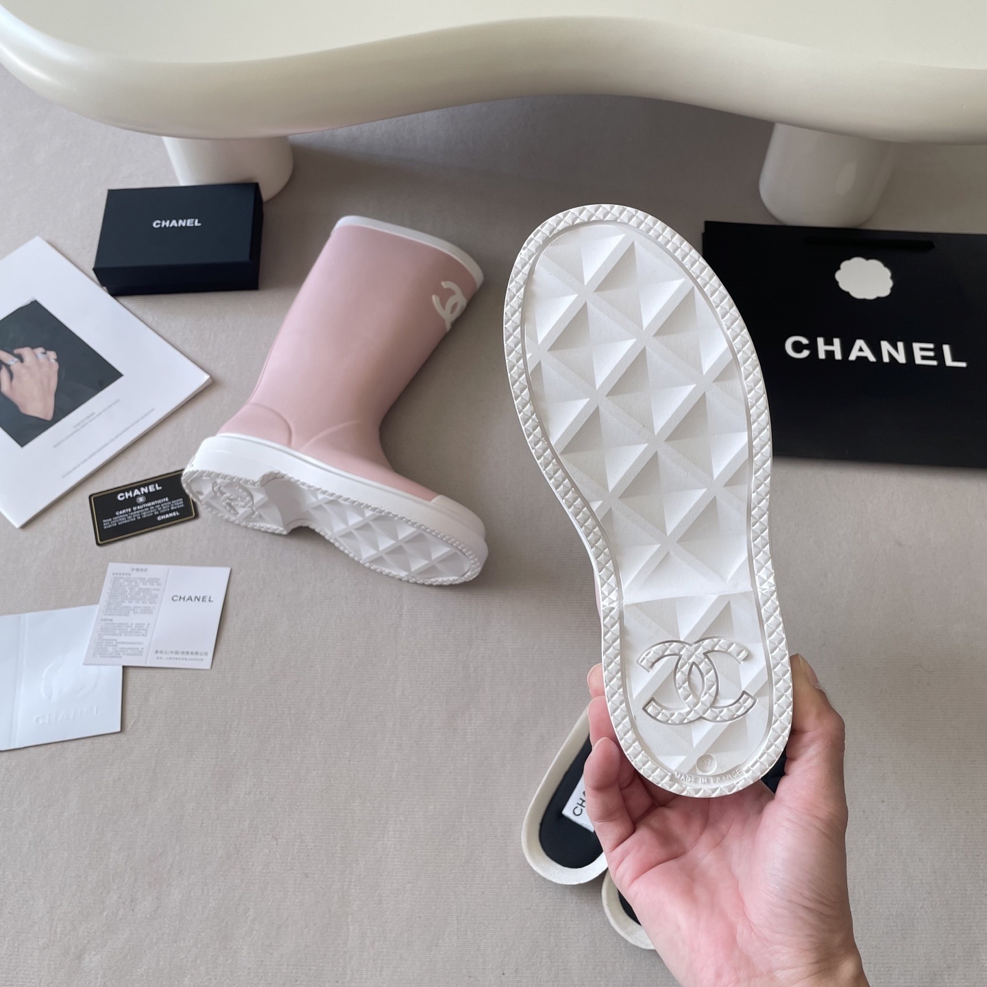 A0IA  $62.88  SIZE 35-41 gallery