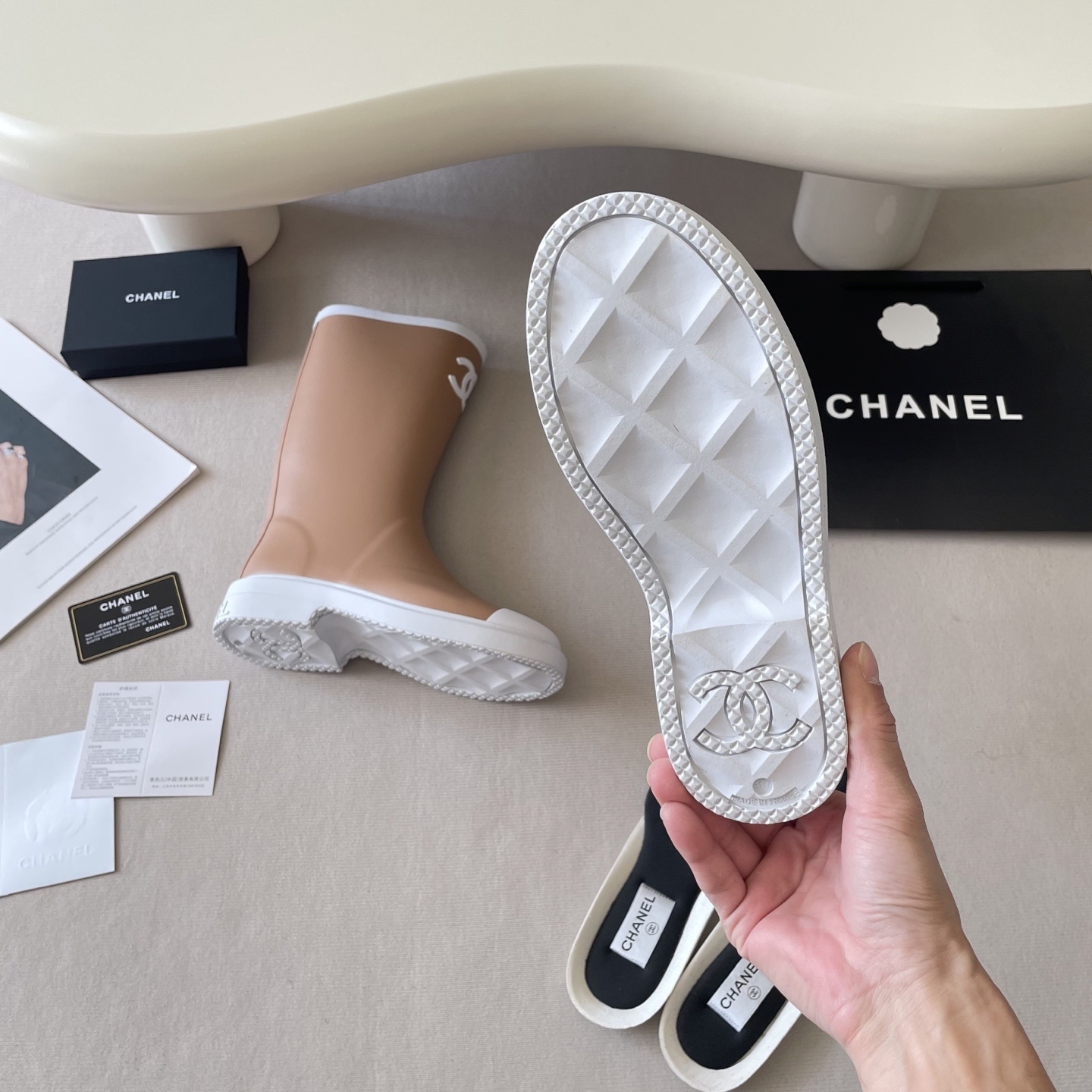 A0IA  $62.88  SIZE 35-41 gallery