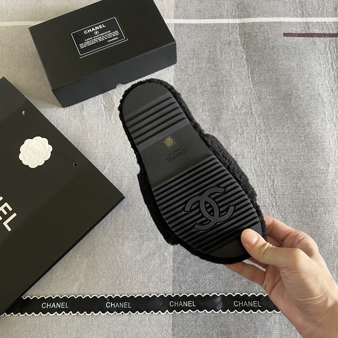 A0IX  $52.88  SIZE 35-41 gallery