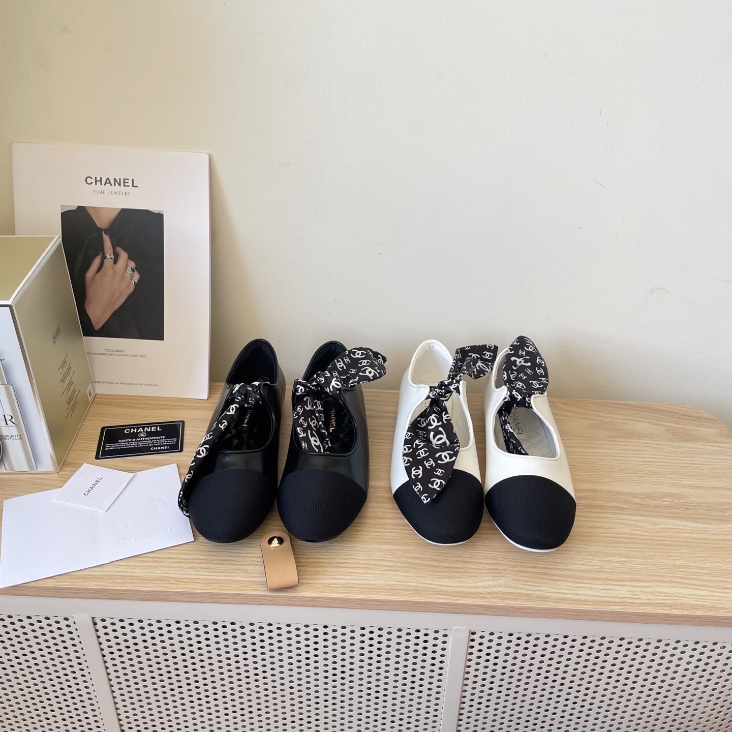 A0OB  $53.88  SIZE 35-41 gallery