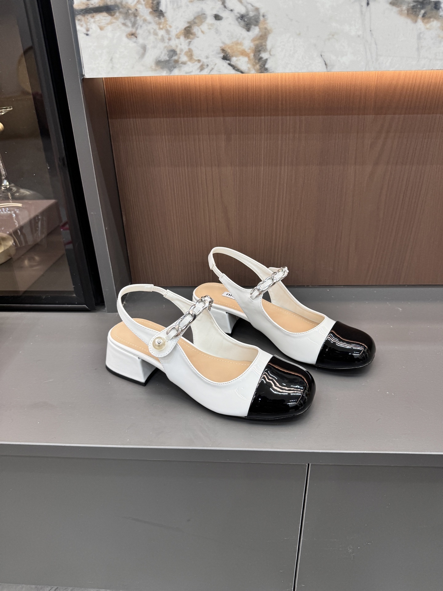 A0OR  $53.88  SIZE 35-40    4.5cm high heels gallery