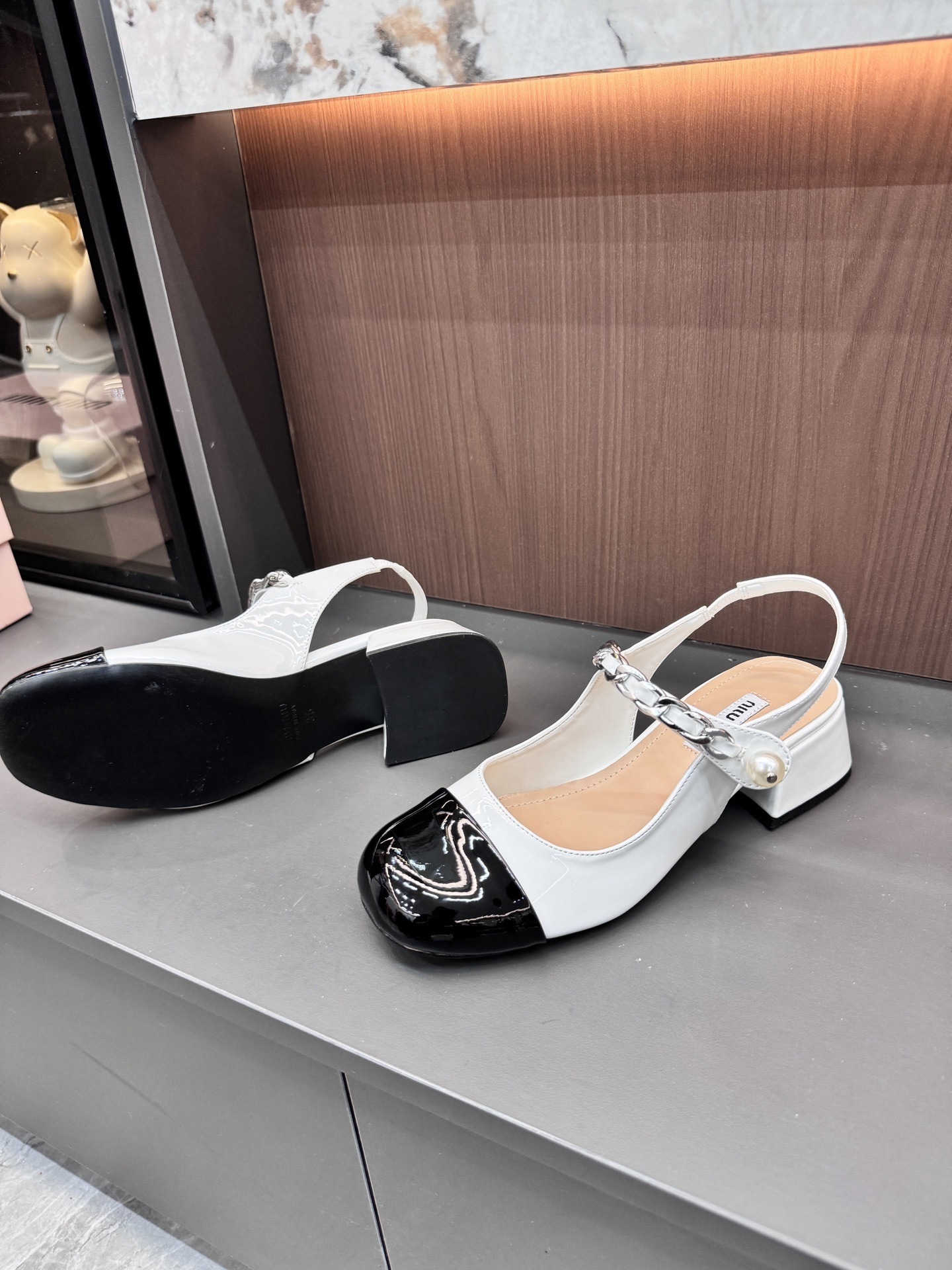 A0OR  $53.88  SIZE 35-40    4.5cm high heels gallery