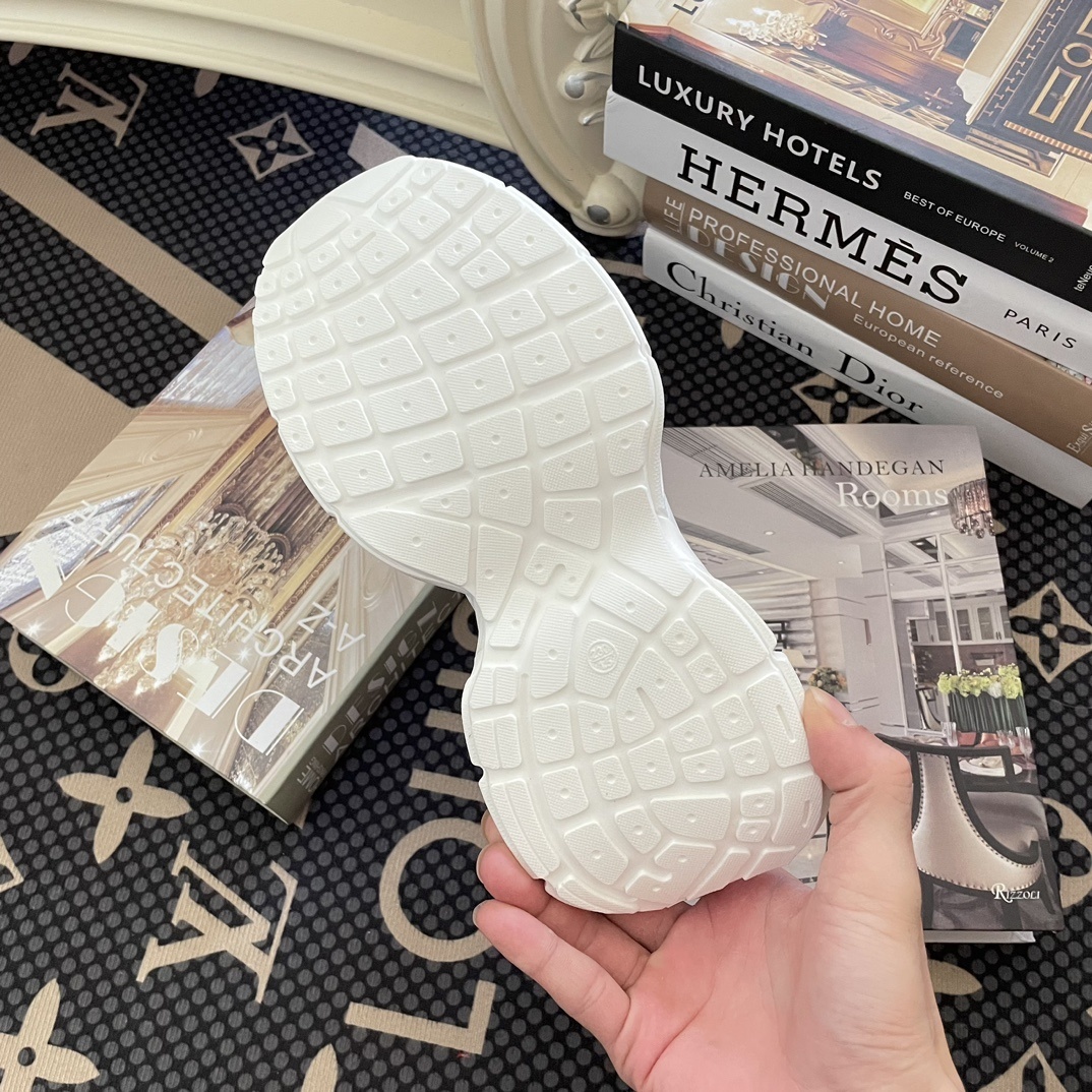 A0OS  $59.88  SIZE 35-44 gallery