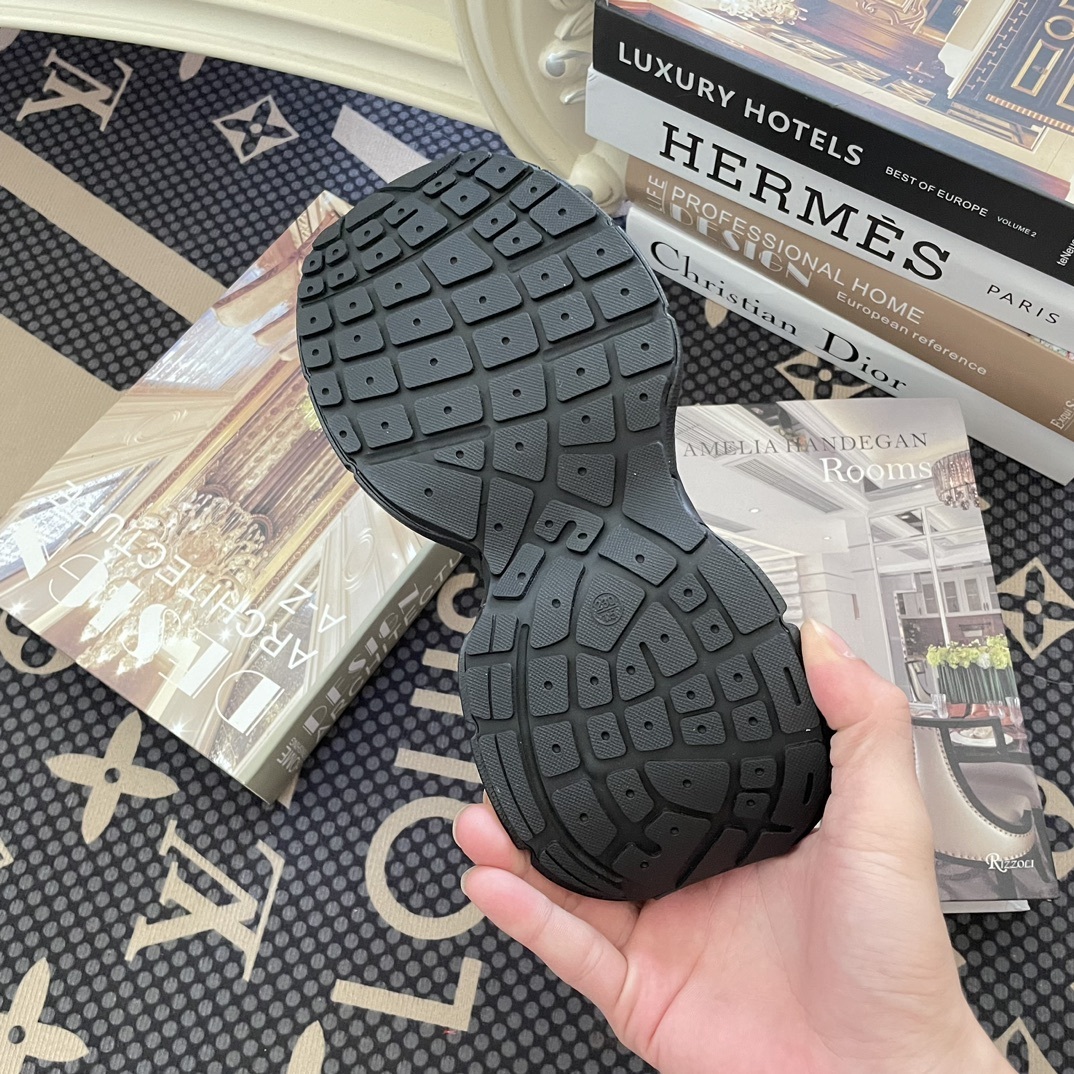 A0OS  $59.88  SIZE 35-44 gallery