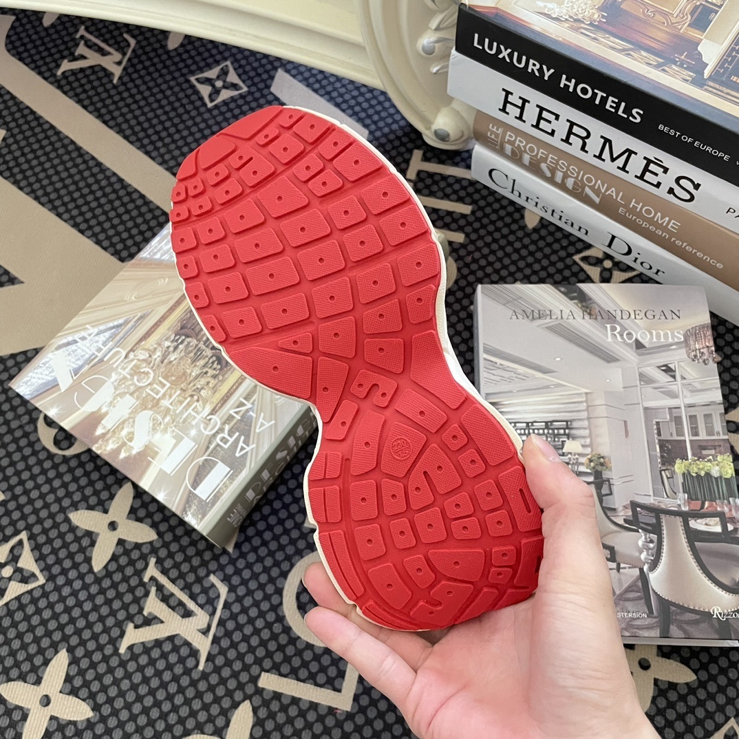 A0OS  $59.88  SIZE 35-44 gallery