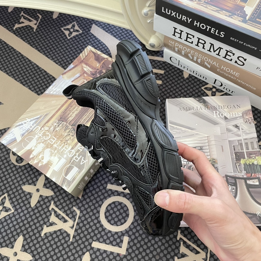 A0OS  $59.88  SIZE 35-44 gallery