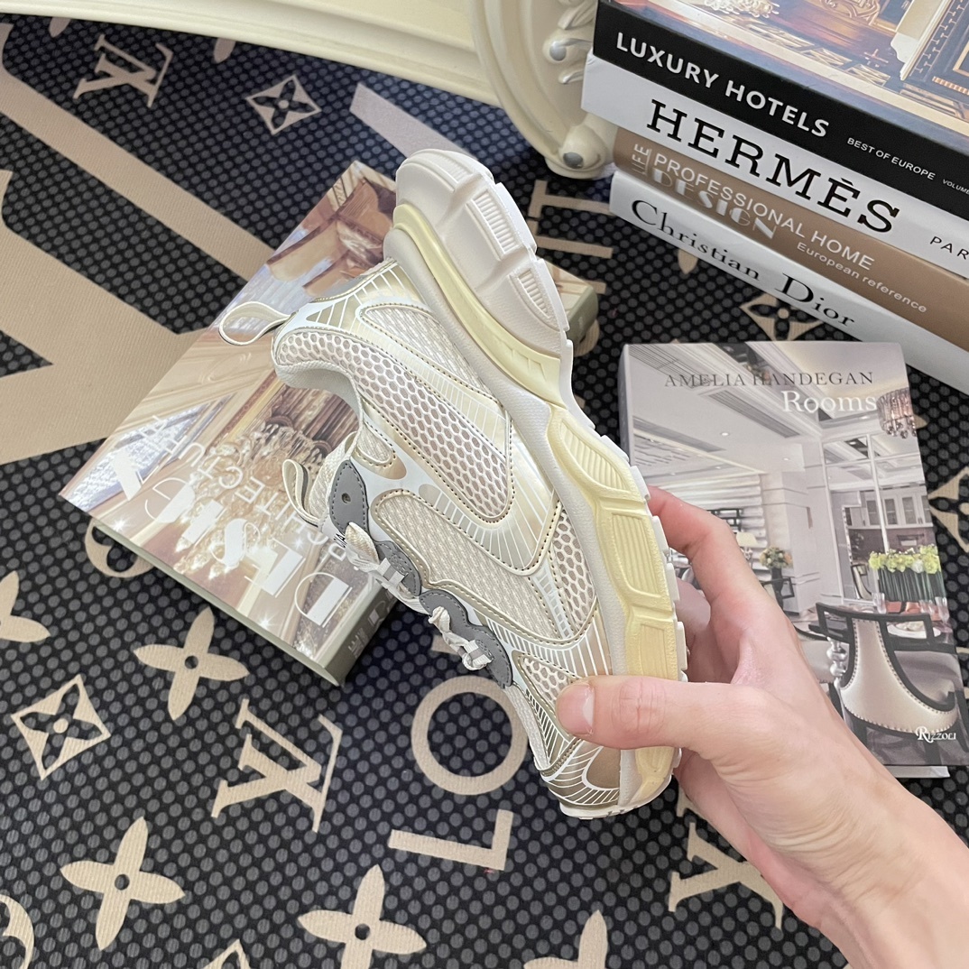 A0OS  $59.88  SIZE 35-44 gallery