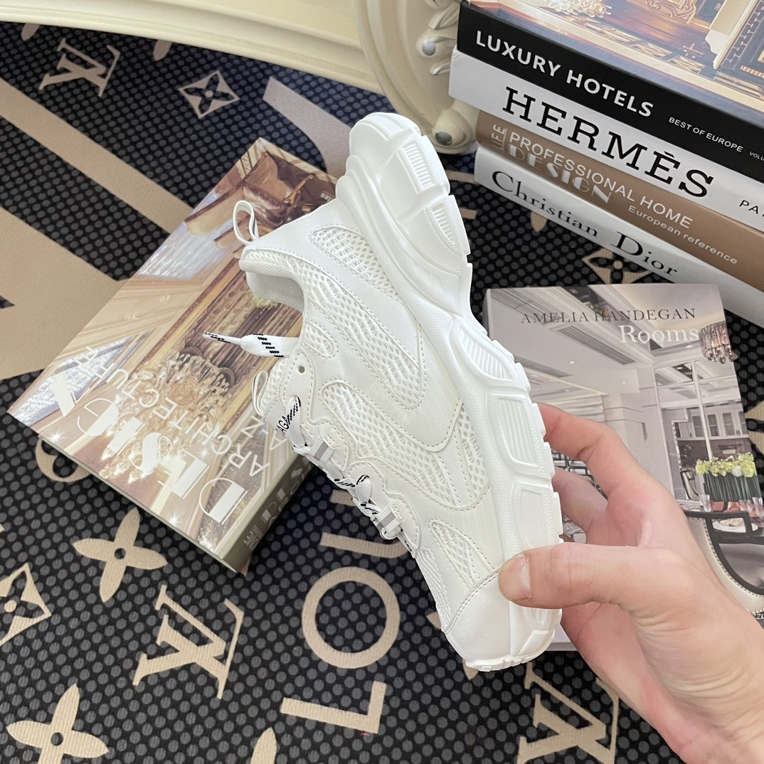 A0OS  $59.88  SIZE 35-44 gallery