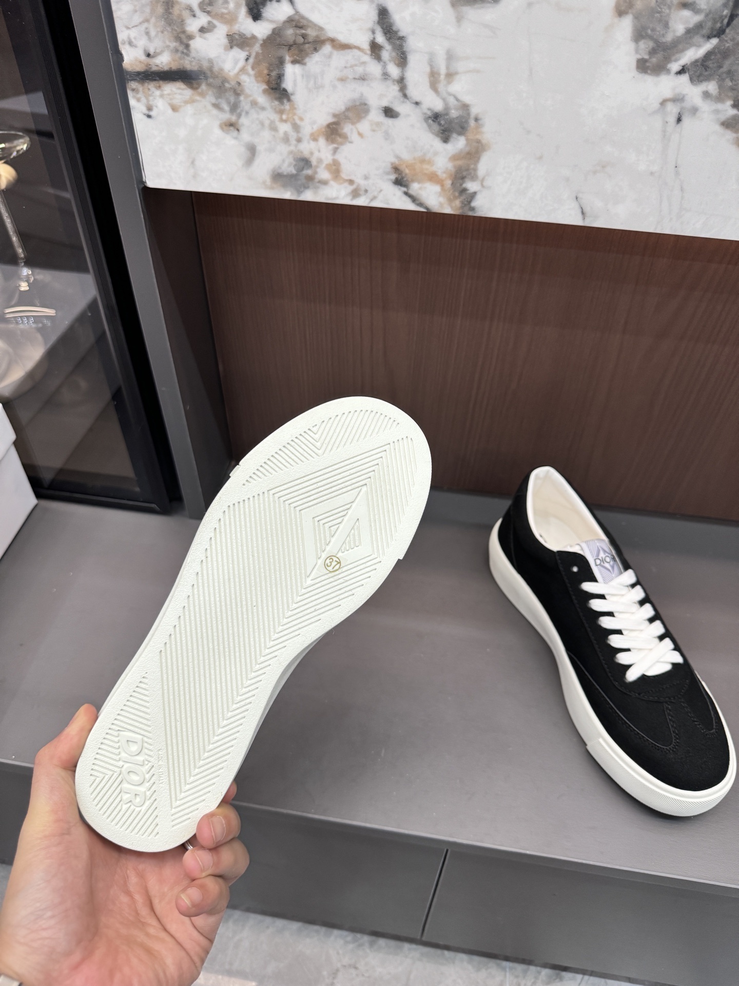 A0OT  $53.88  SIZE 35-45 gallery