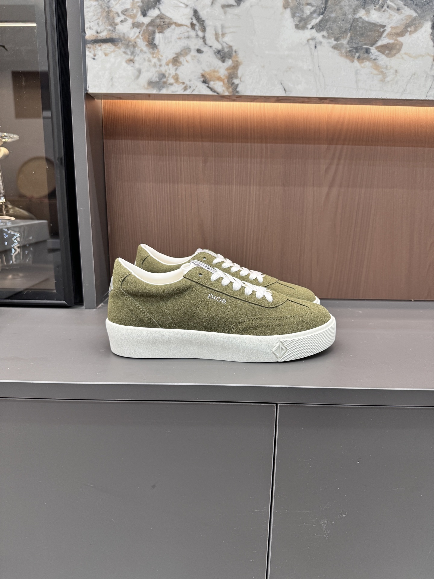 A0OT  $53.88  SIZE 35-45 gallery