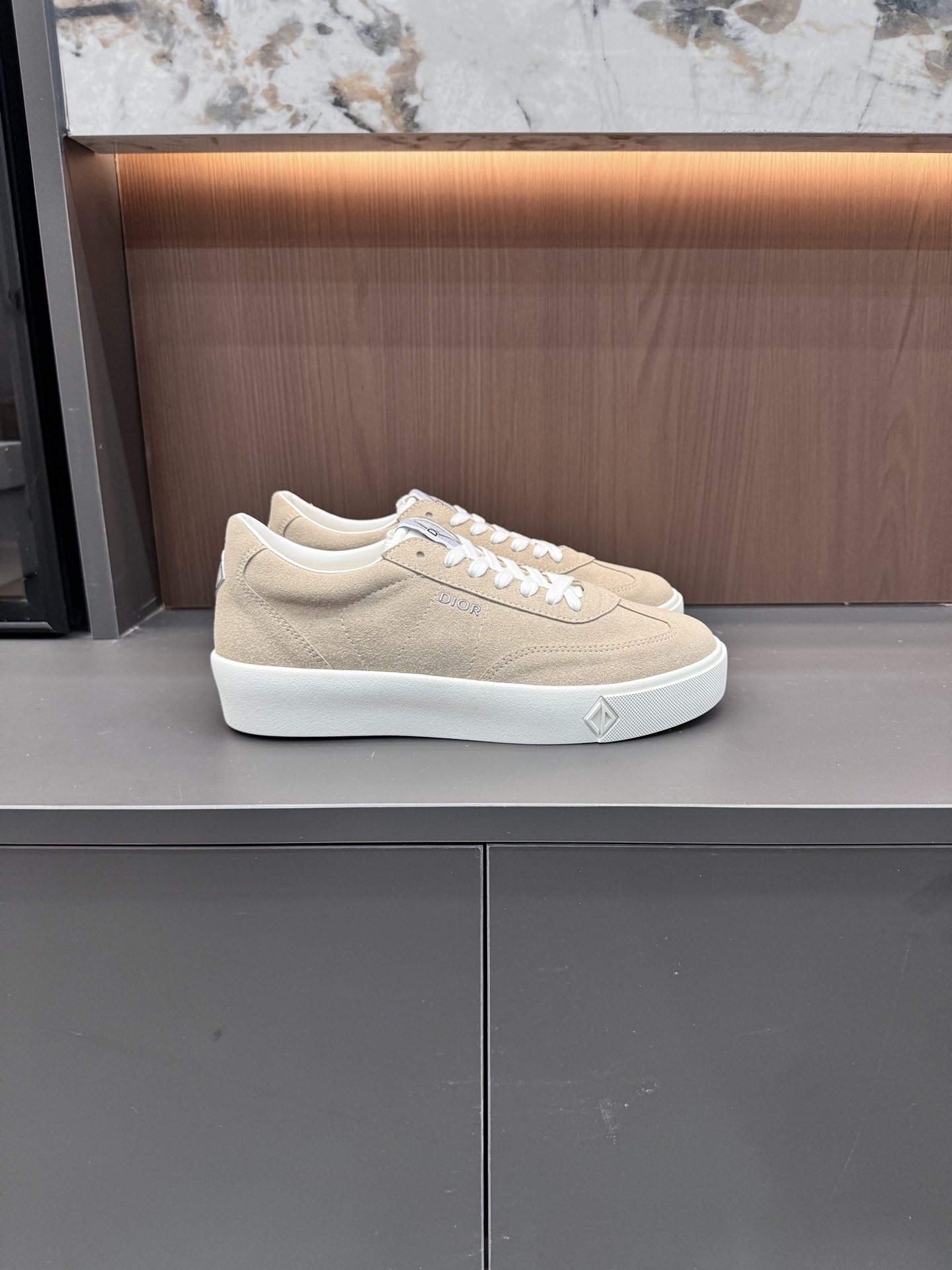 A0OT  $53.88  SIZE 35-45 gallery