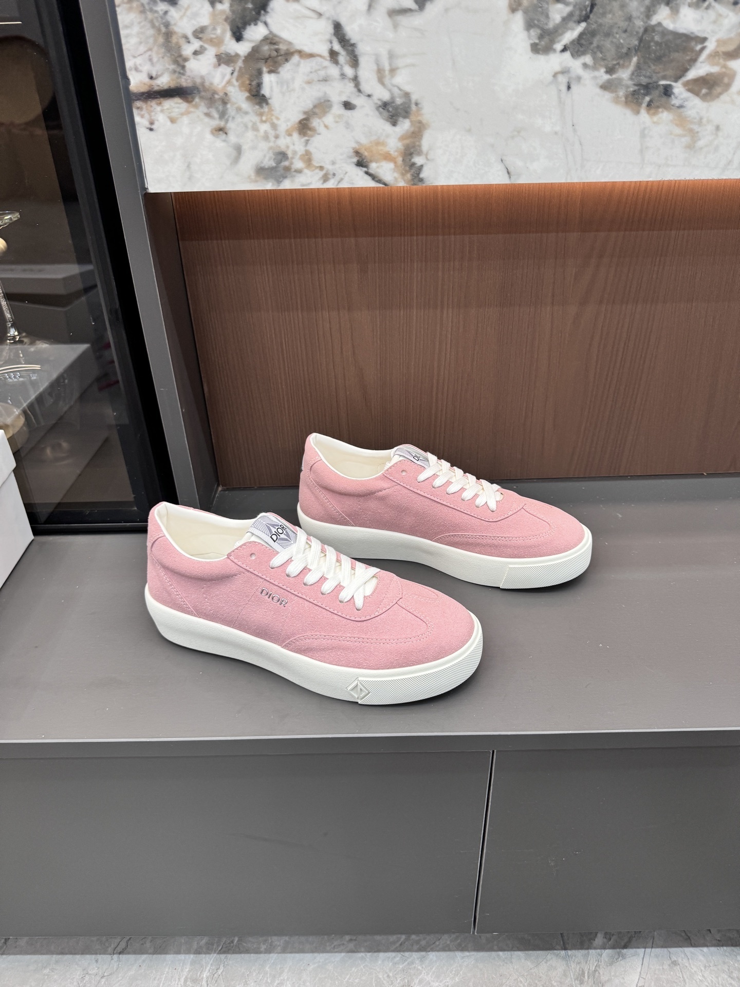 A0OT  $53.88  SIZE 35-45 gallery