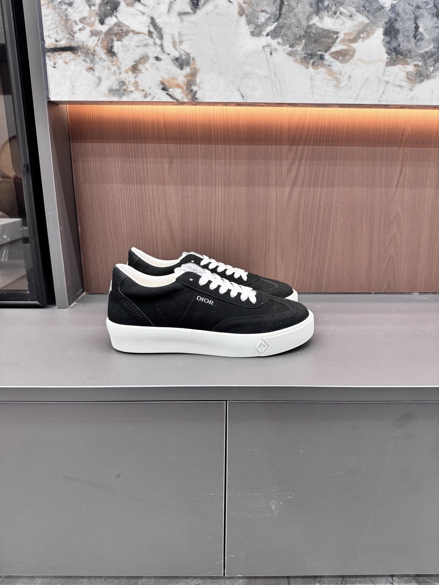 A0OT  $53.88  SIZE 35-45 gallery