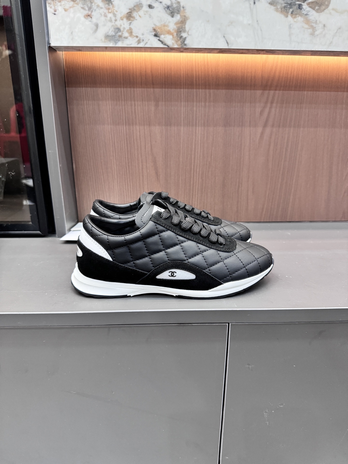 A0OZ  $55.88  SIZE 35-41 gallery