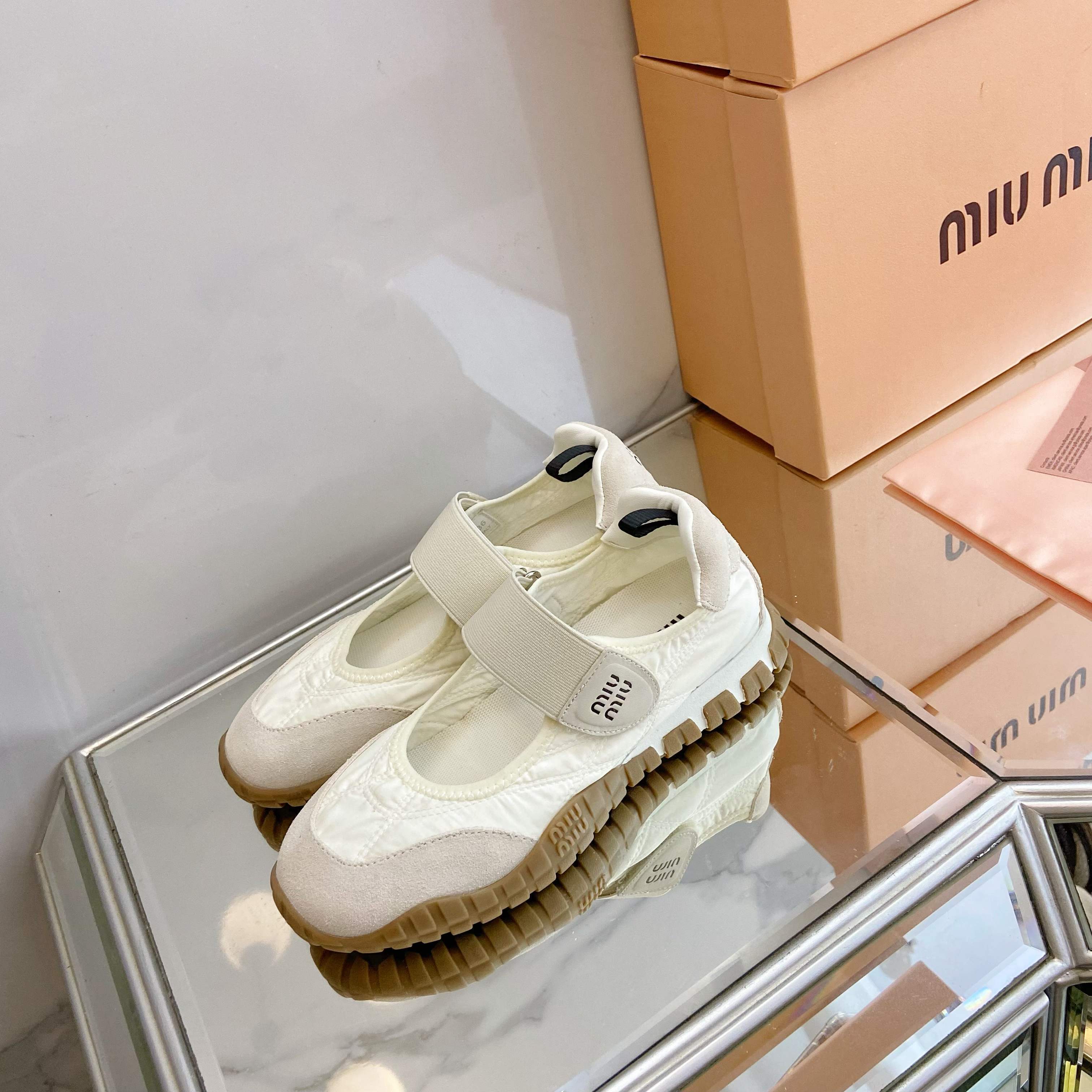 A0PA  $55.88  SIZE 35-40 gallery