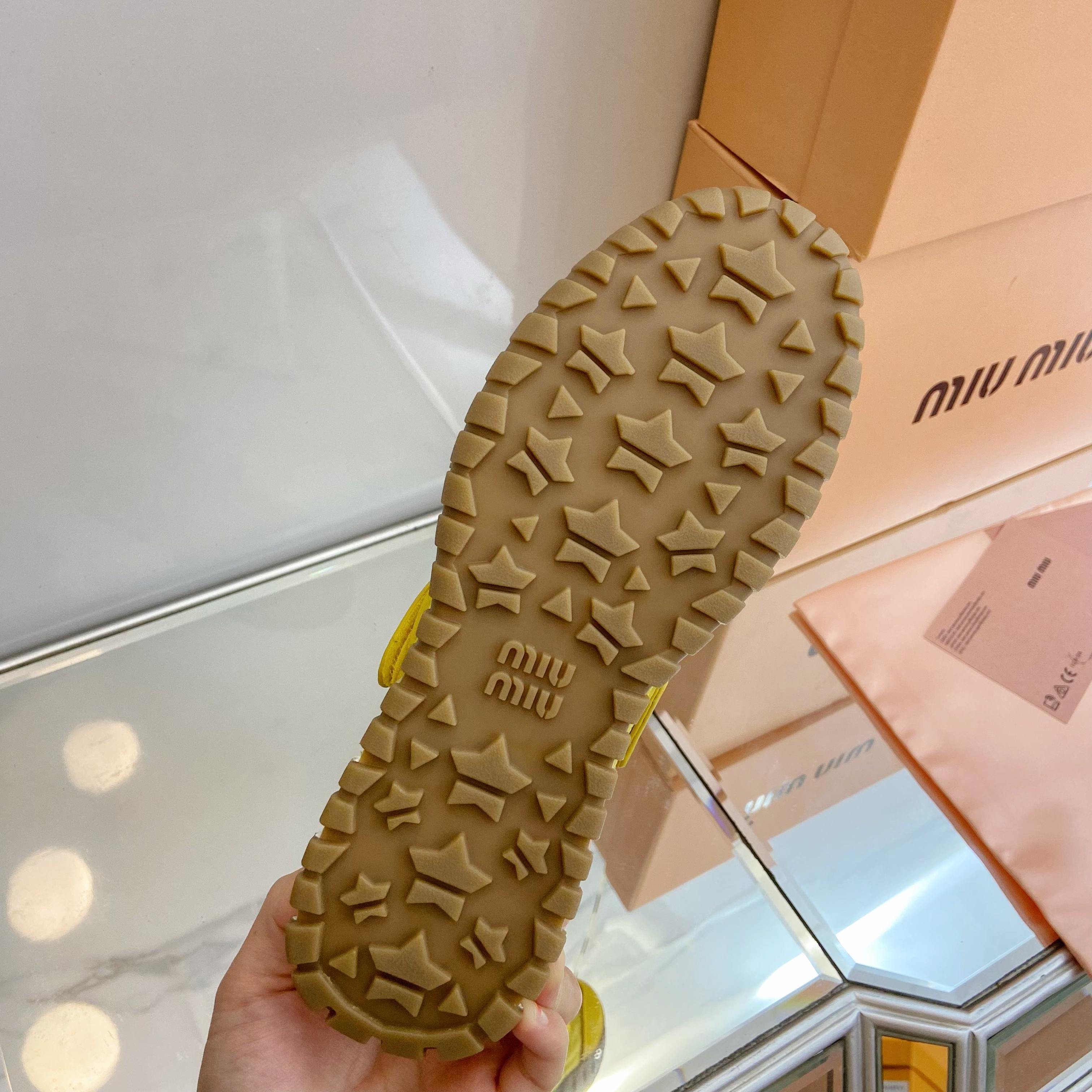 A0PA  $55.88  SIZE 35-40 gallery