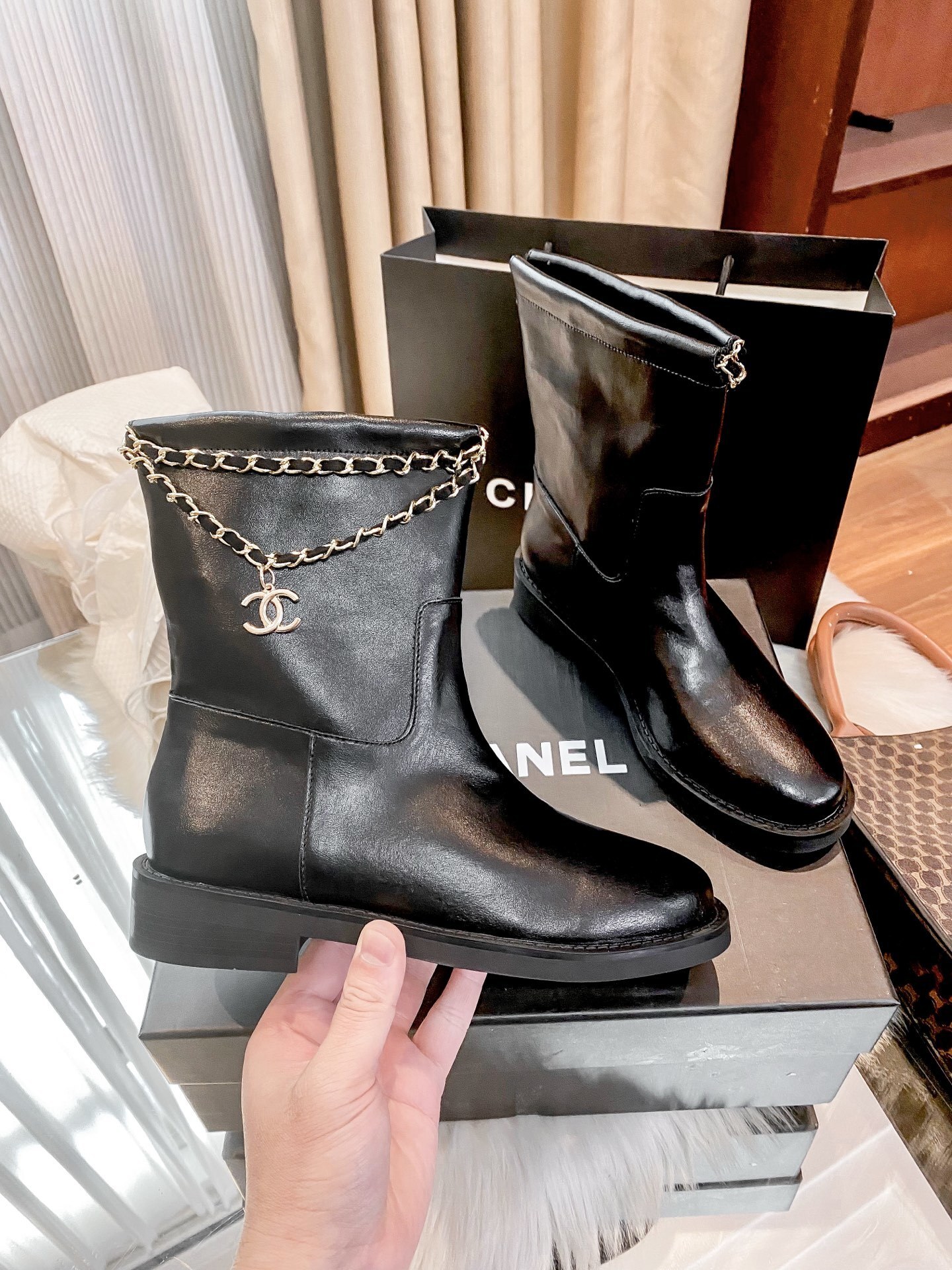 A0PD  $58.88 SIZE 35-41 gallery