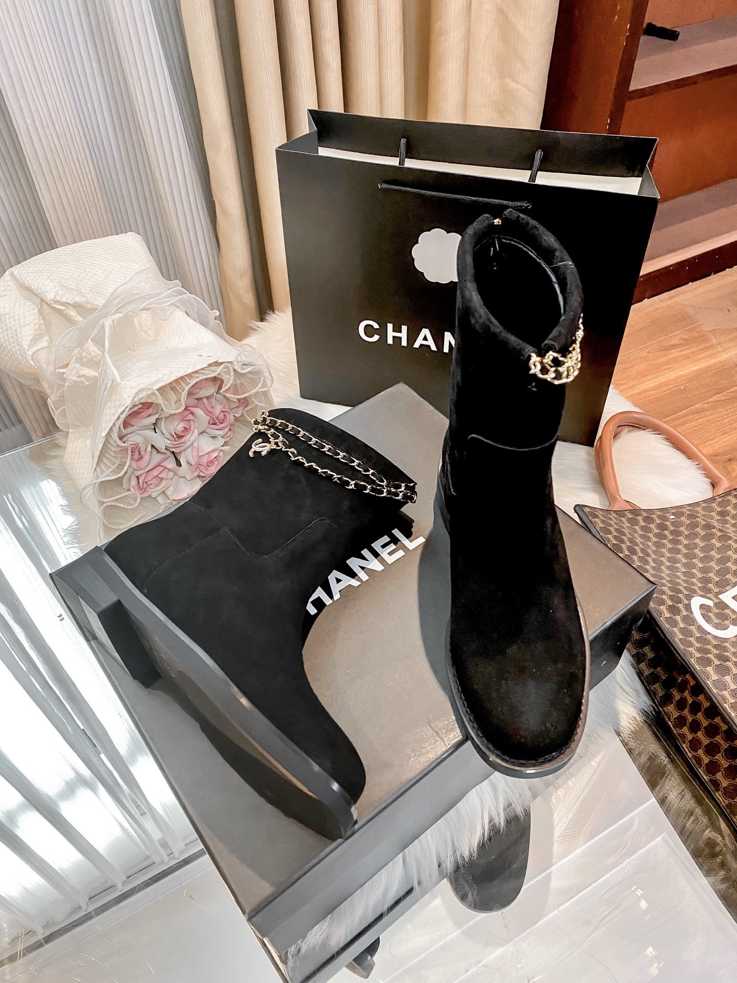 A0PD  $58.88 SIZE 35-41 gallery