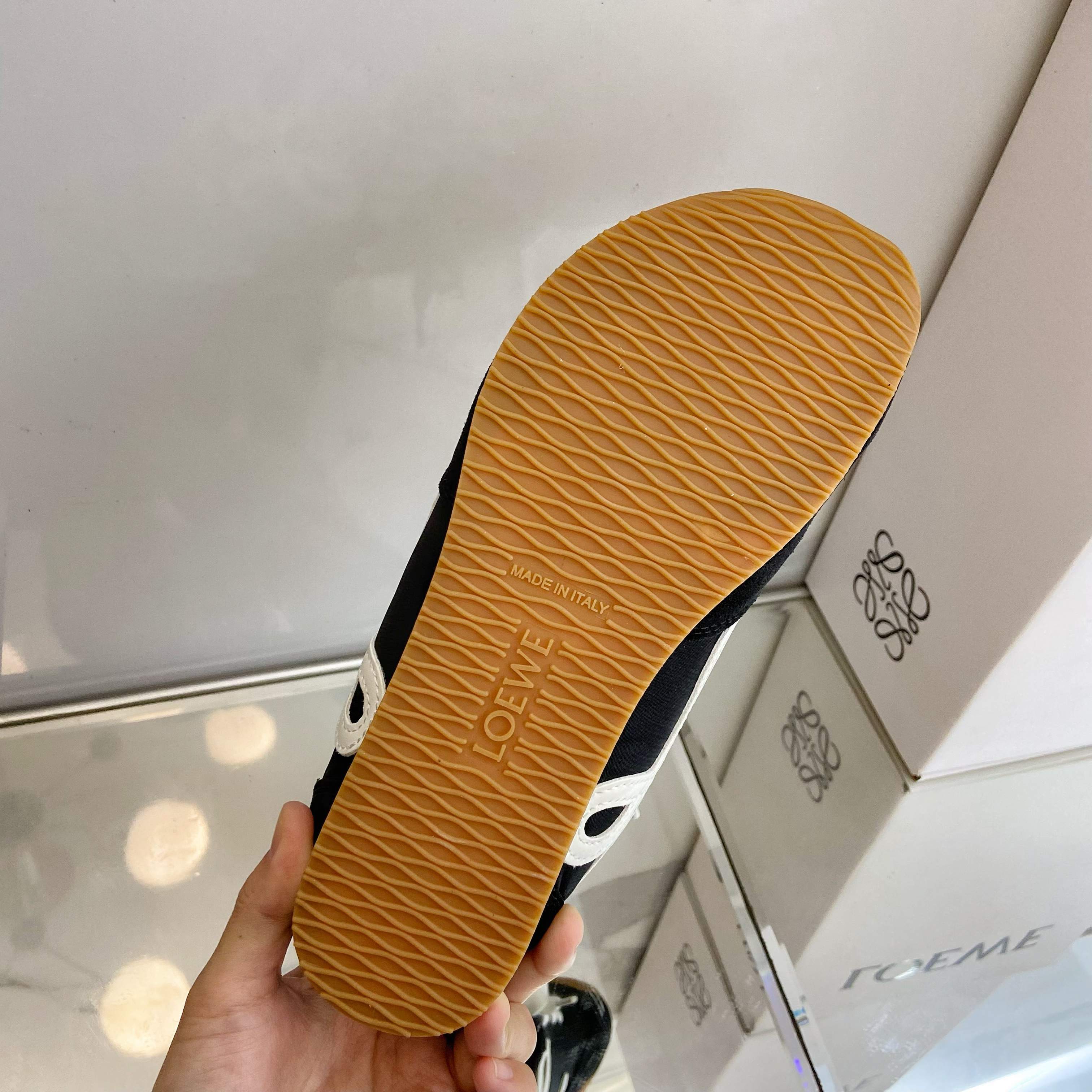 A0PI  $60.88  SIZE 35-40 gallery