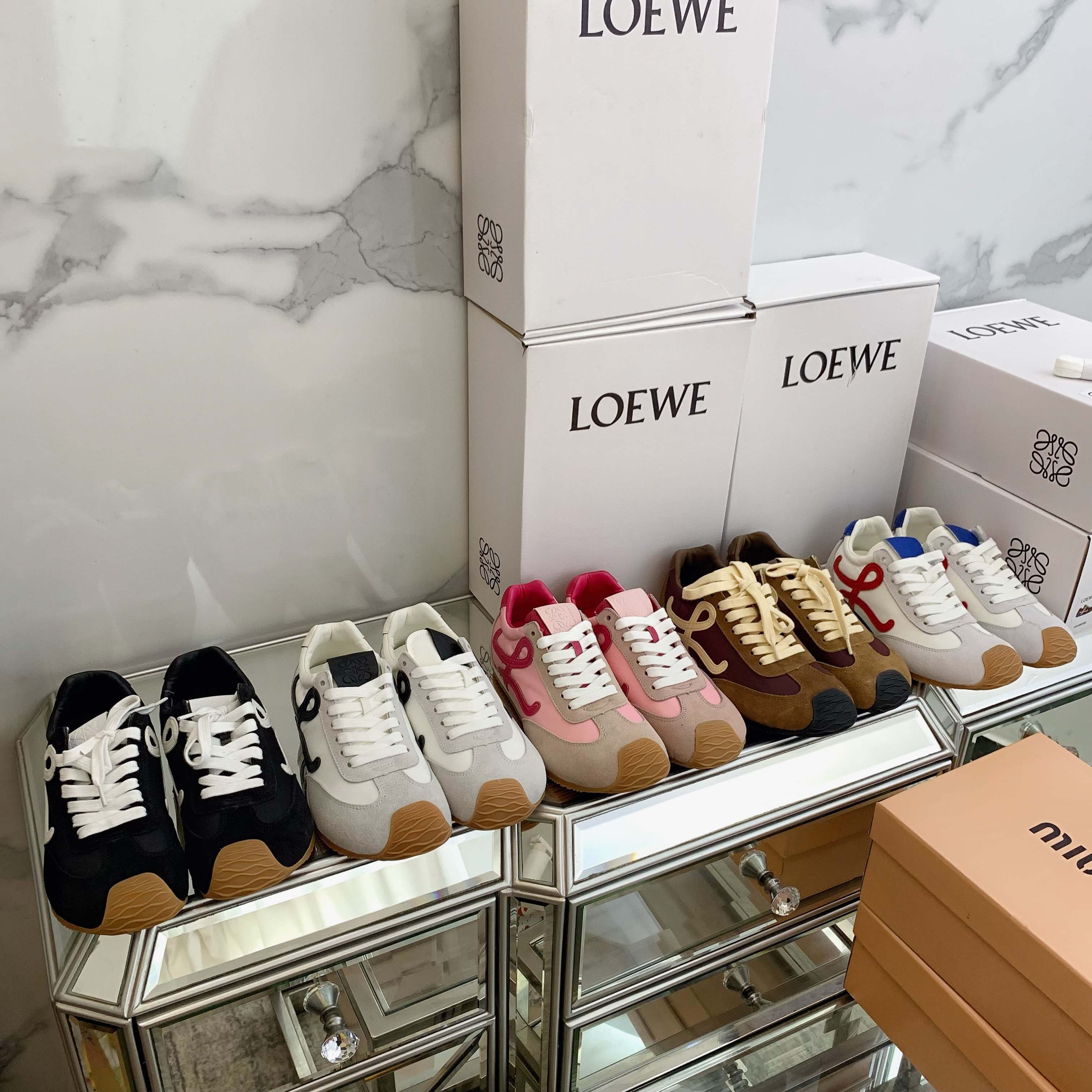 A0PI  $60.88  SIZE 35-40 gallery