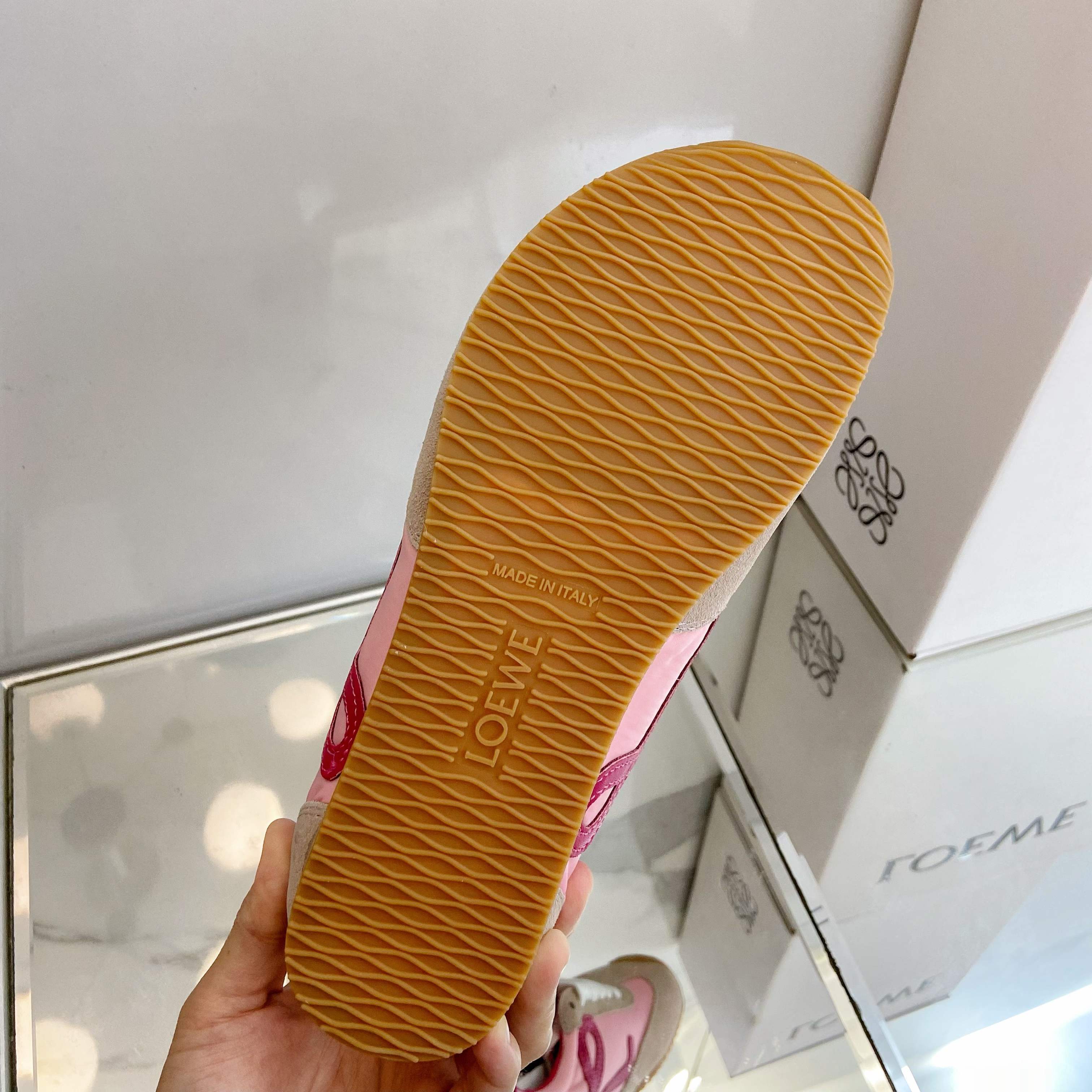 A0PI  $60.88  SIZE 35-40 gallery