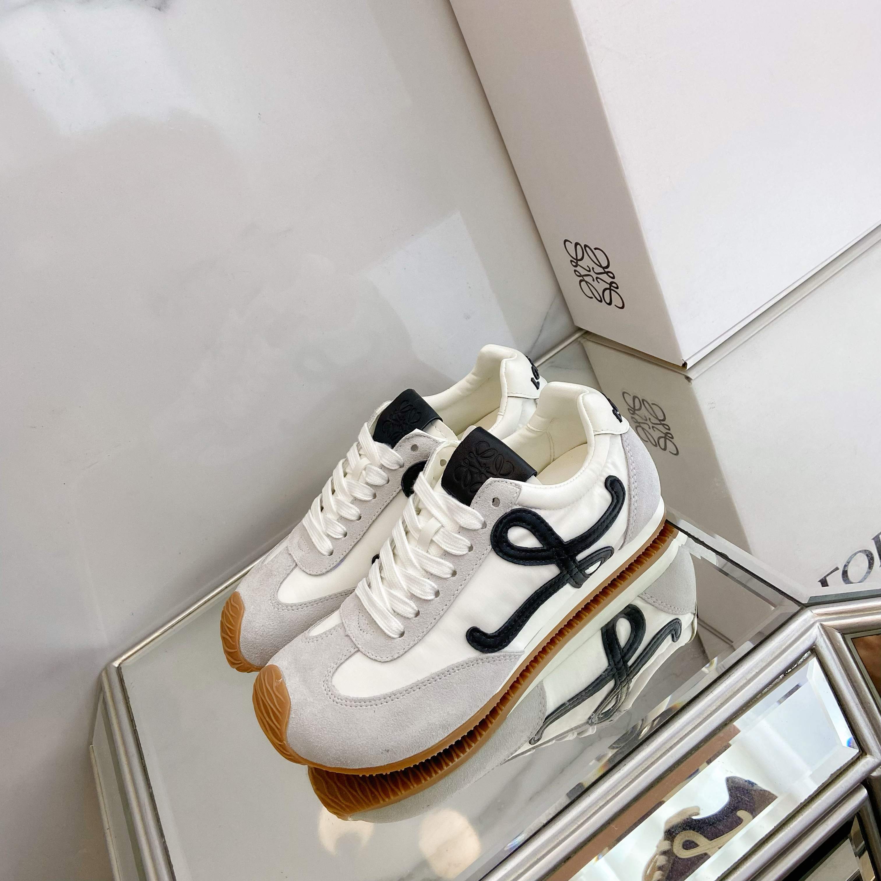 A0PI  $60.88  SIZE 35-40 gallery