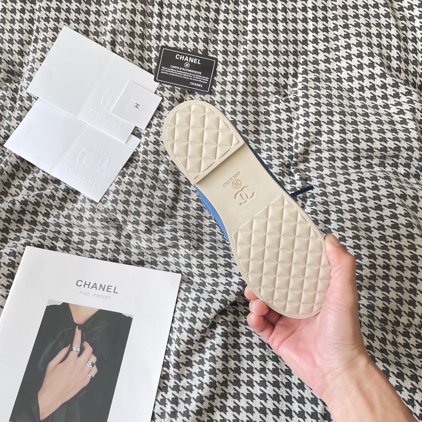 A0PQ  $55.88  SIZE 35-41 gallery