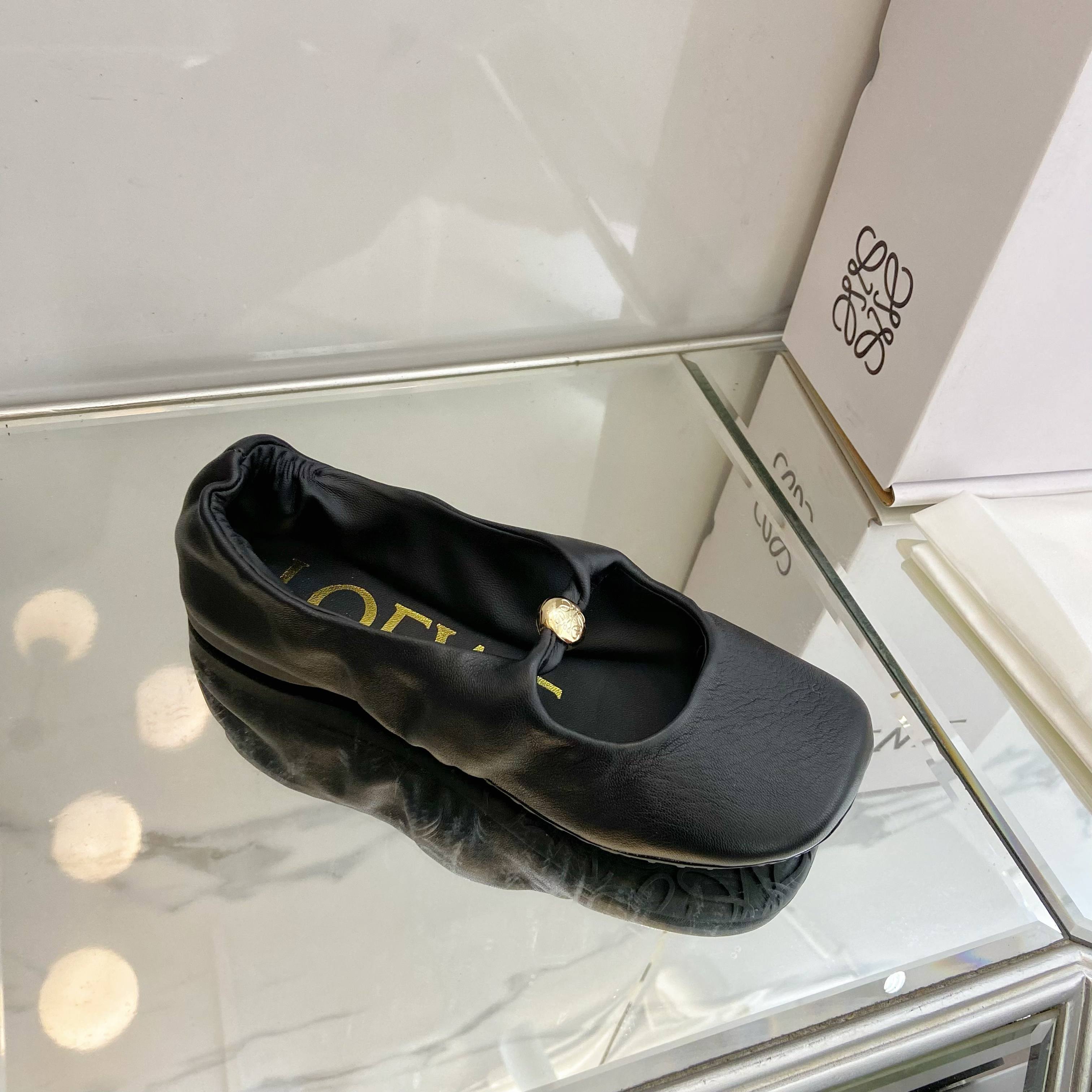 A0PS  $53.88  SIZE 35-40 gallery