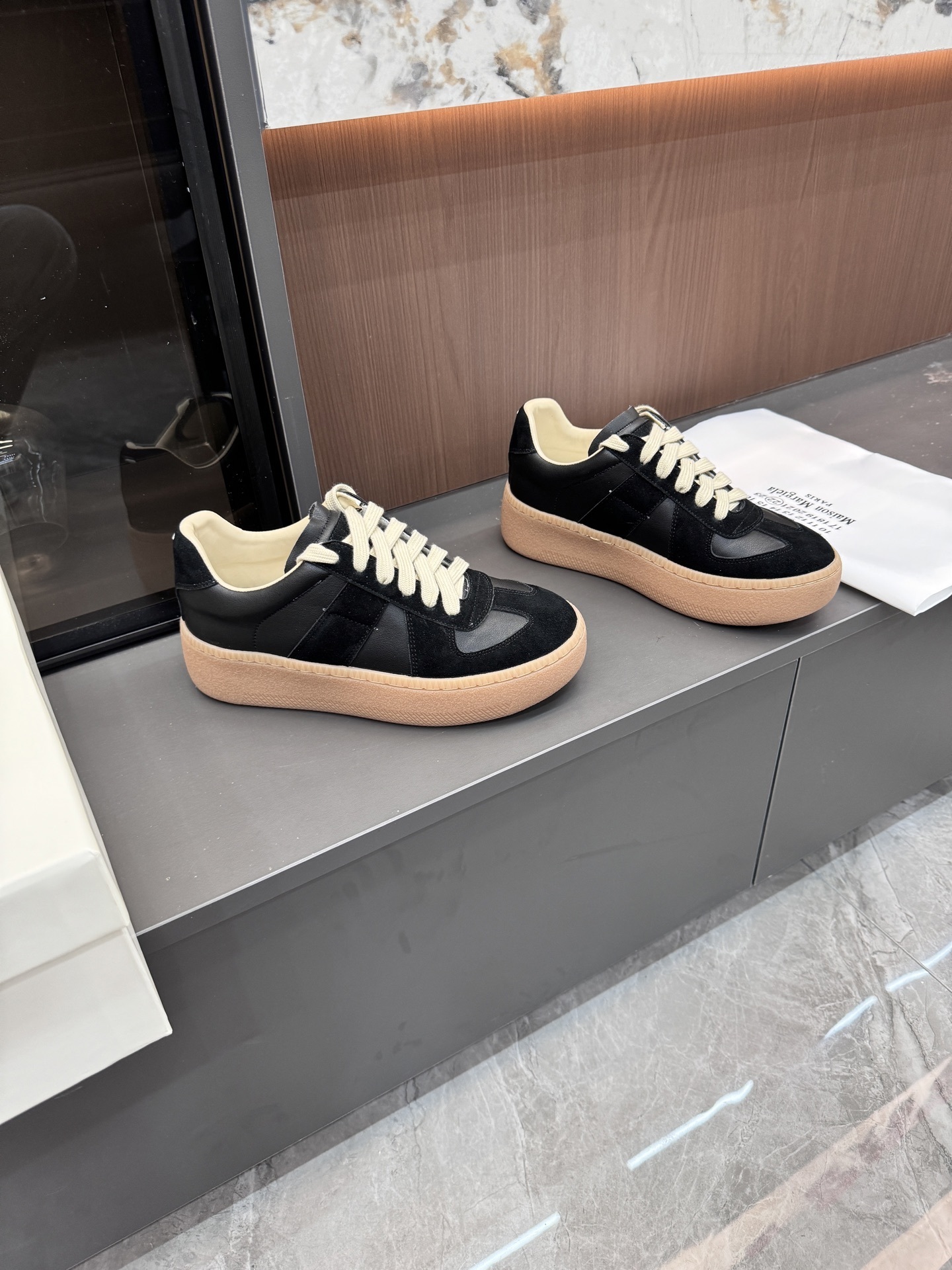 A0PW  $55.88  SIZE 35-40 gallery