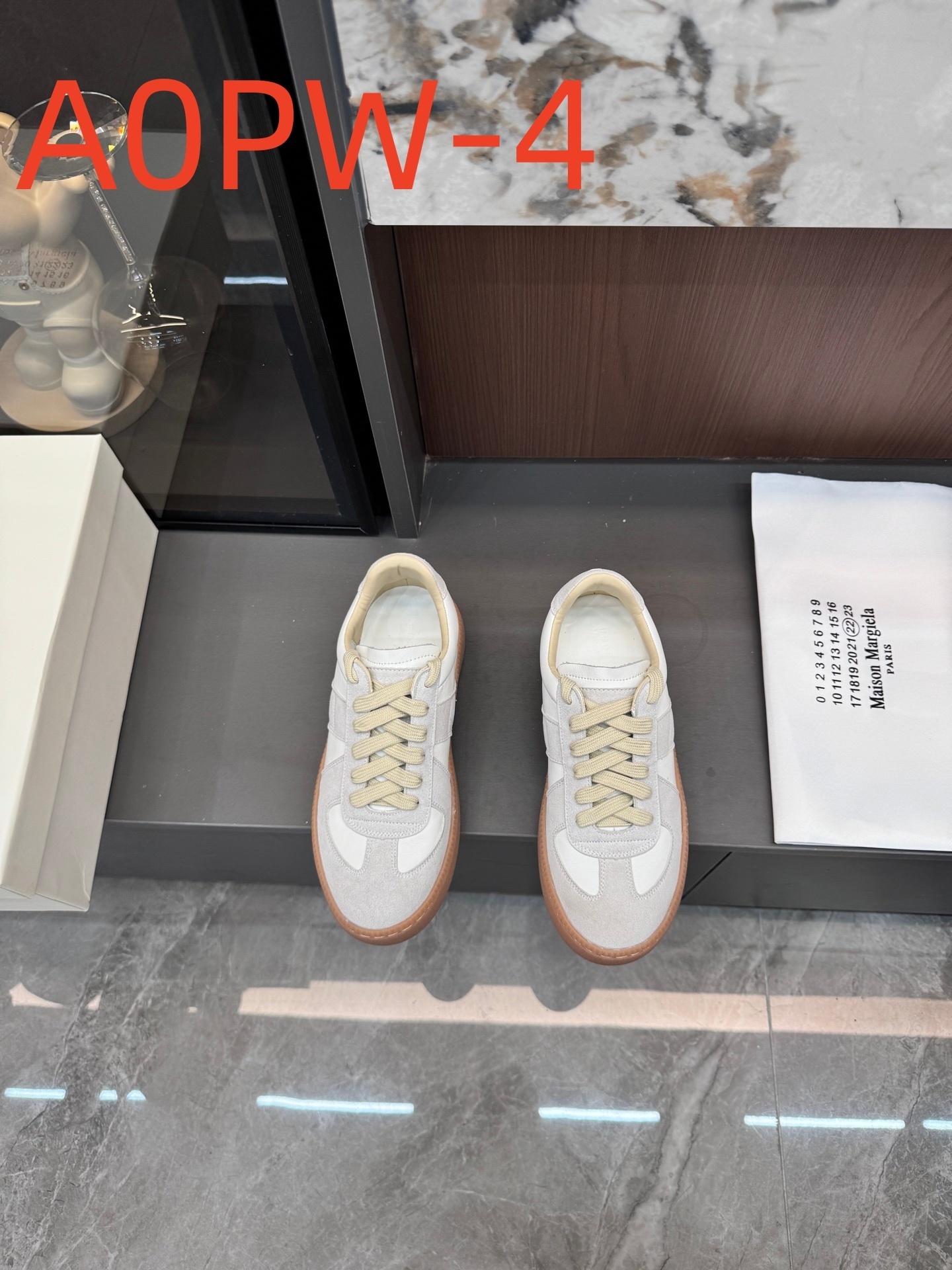 A0PW  $55.88  SIZE 35-40 gallery